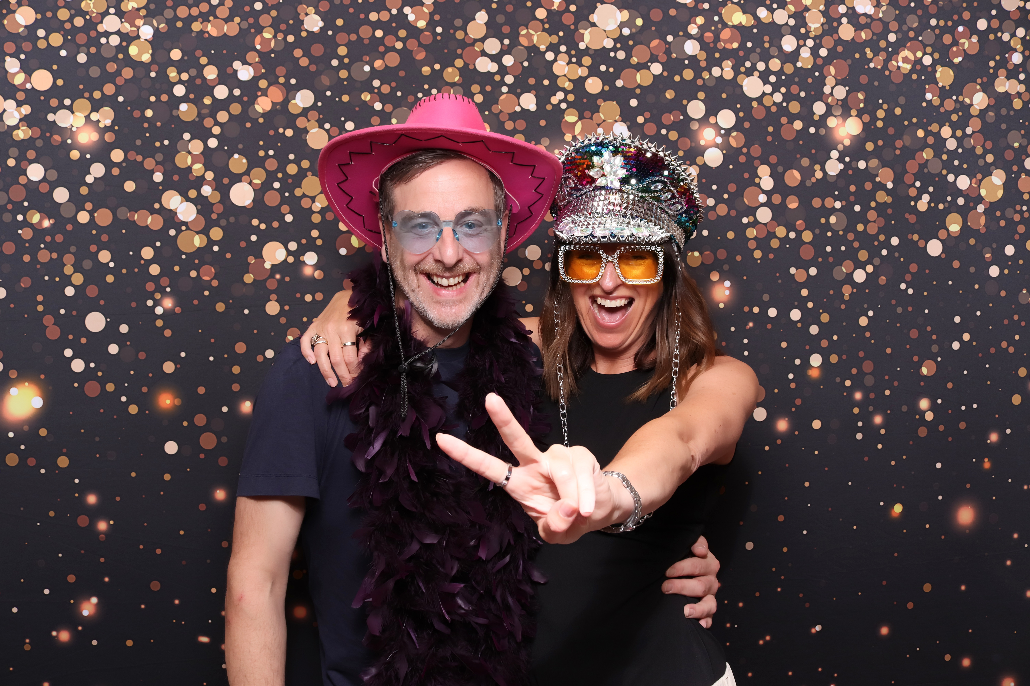 Lynda & Chris 40th Aniversary  | View more photos from the event at gallery.pbooth.co.uk/u/ThePboothCompany/Lynda-Chris-40th-Aniversary