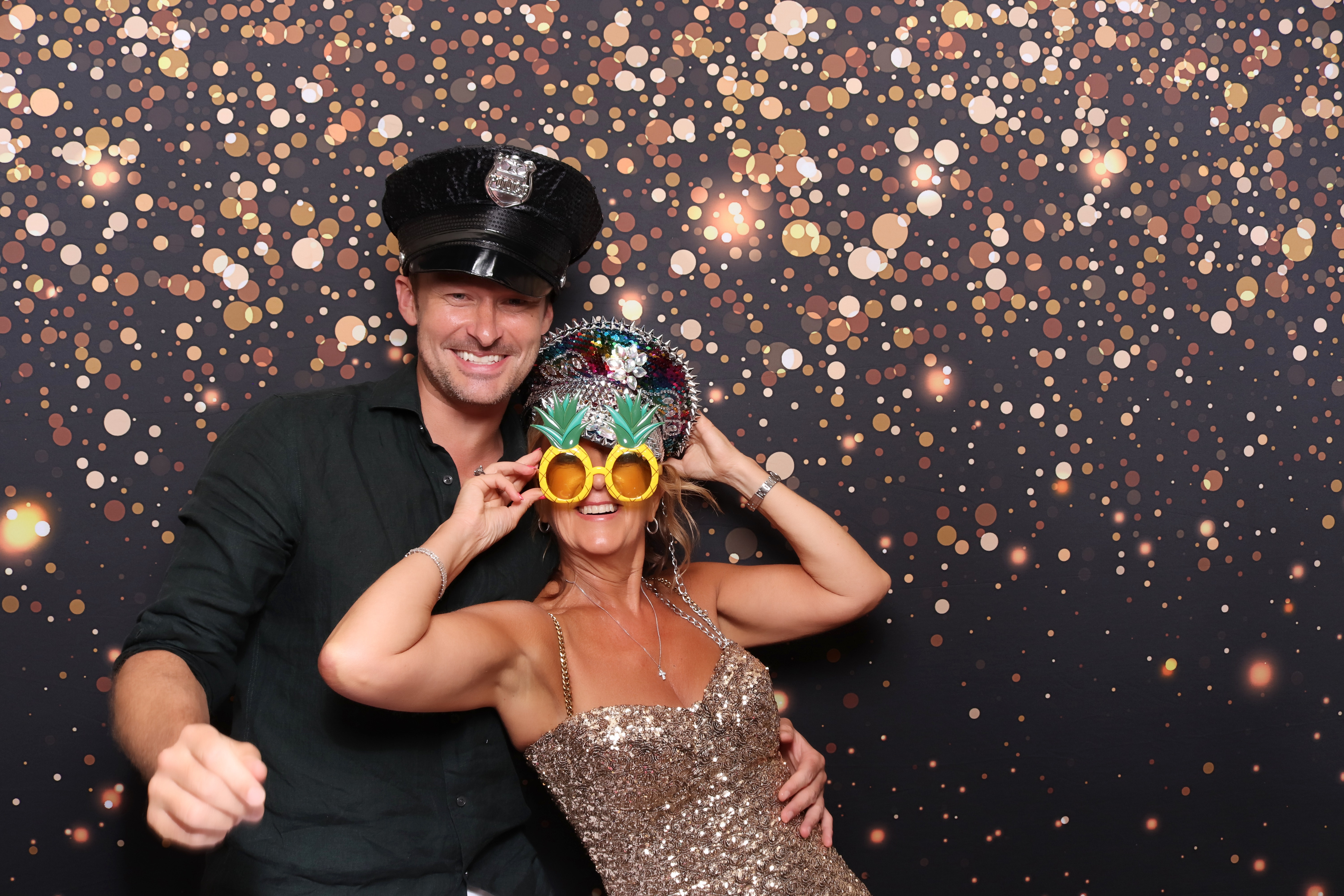 Lynda & Chris 40th Aniversary  | View more photos from the event at gallery.pbooth.co.uk/u/ThePboothCompany/Lynda-Chris-40th-Aniversary