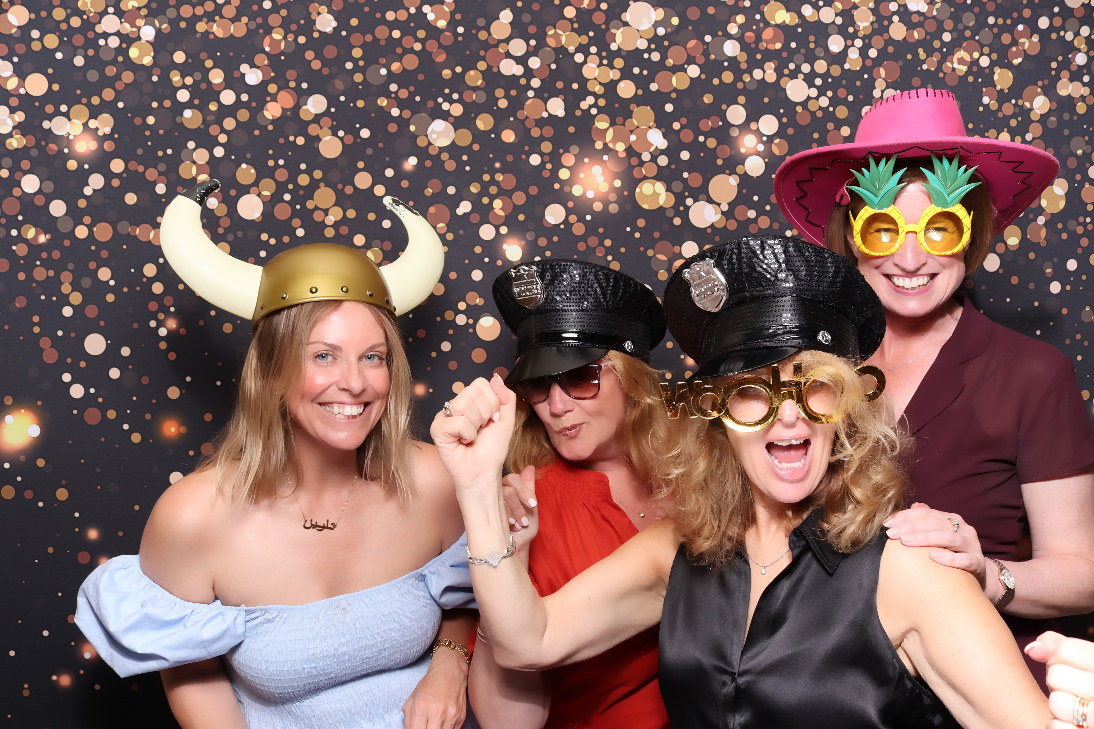 Lynda & Chris 40th Aniversary  | View more photos from the event at gallery.pbooth.co.uk/u/ThePboothCompany/Lynda-Chris-40th-Aniversary