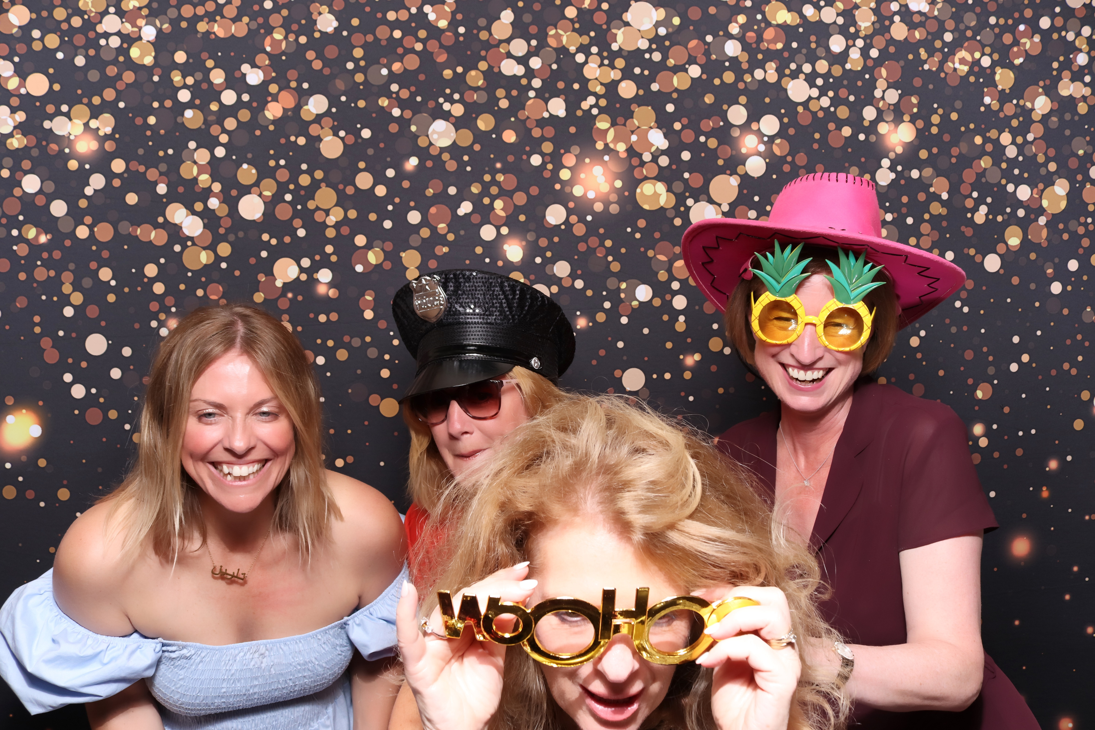 Lynda & Chris 40th Aniversary  | View more photos from the event at gallery.pbooth.co.uk/u/ThePboothCompany/Lynda-Chris-40th-Aniversary