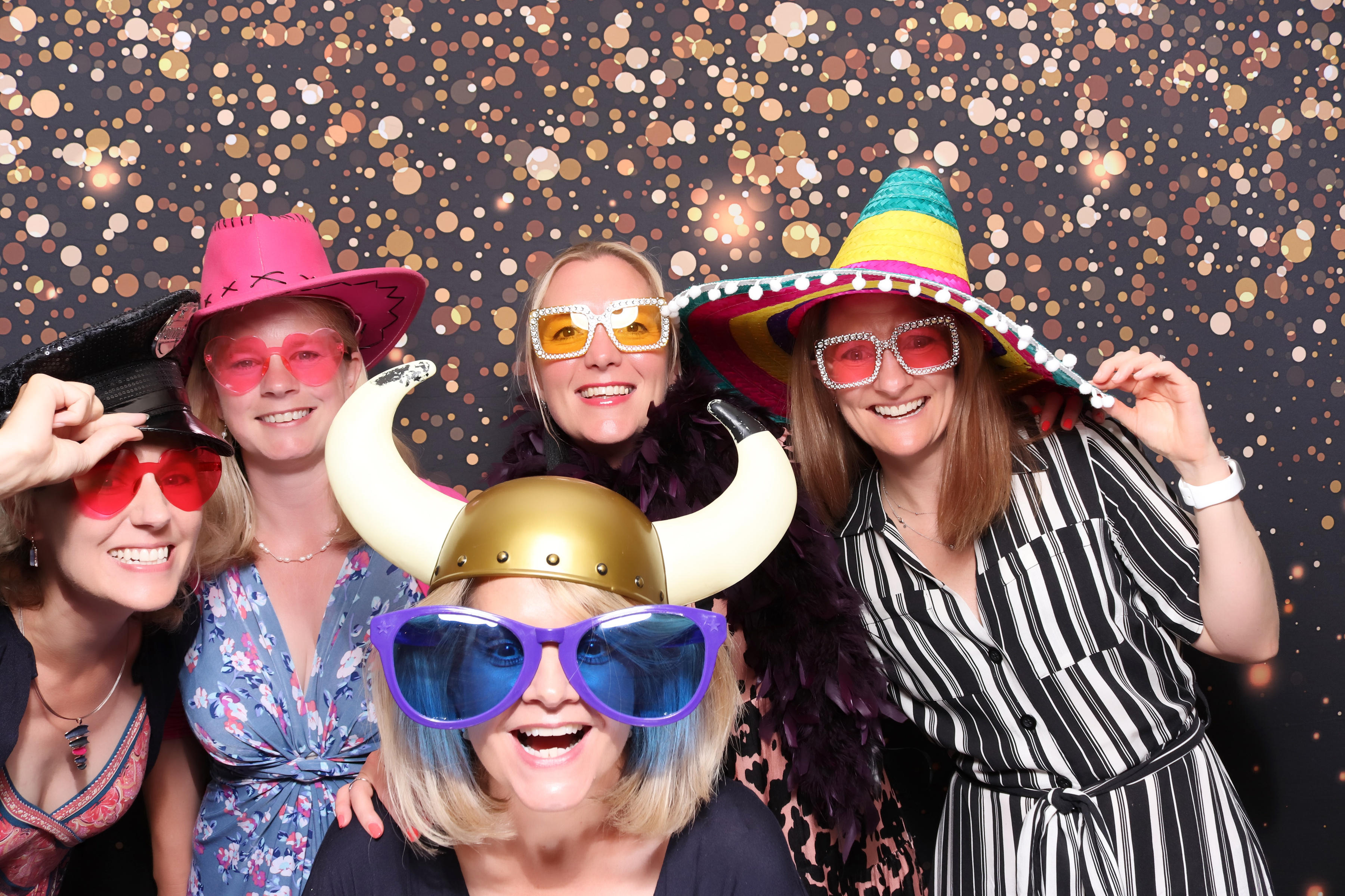 Lynda & Chris 40th Aniversary  | View more photos from the event at gallery.pbooth.co.uk/u/ThePboothCompany/Lynda-Chris-40th-Aniversary