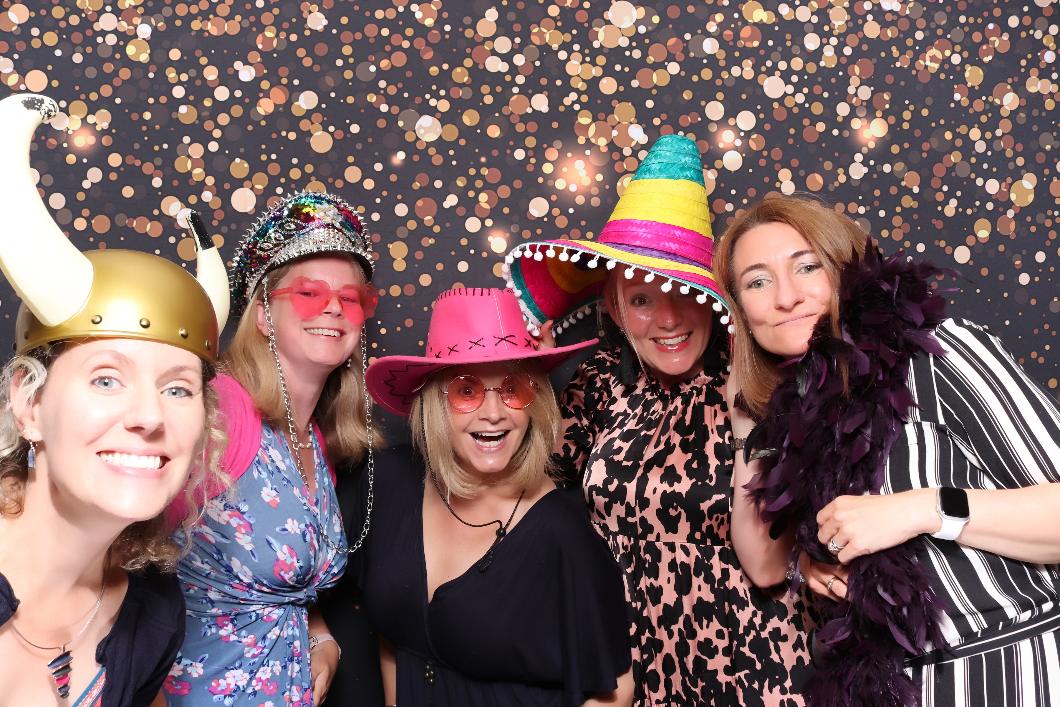 Lynda & Chris 40th Aniversary  | View more photos from the event at gallery.pbooth.co.uk/u/ThePboothCompany/Lynda-Chris-40th-Aniversary