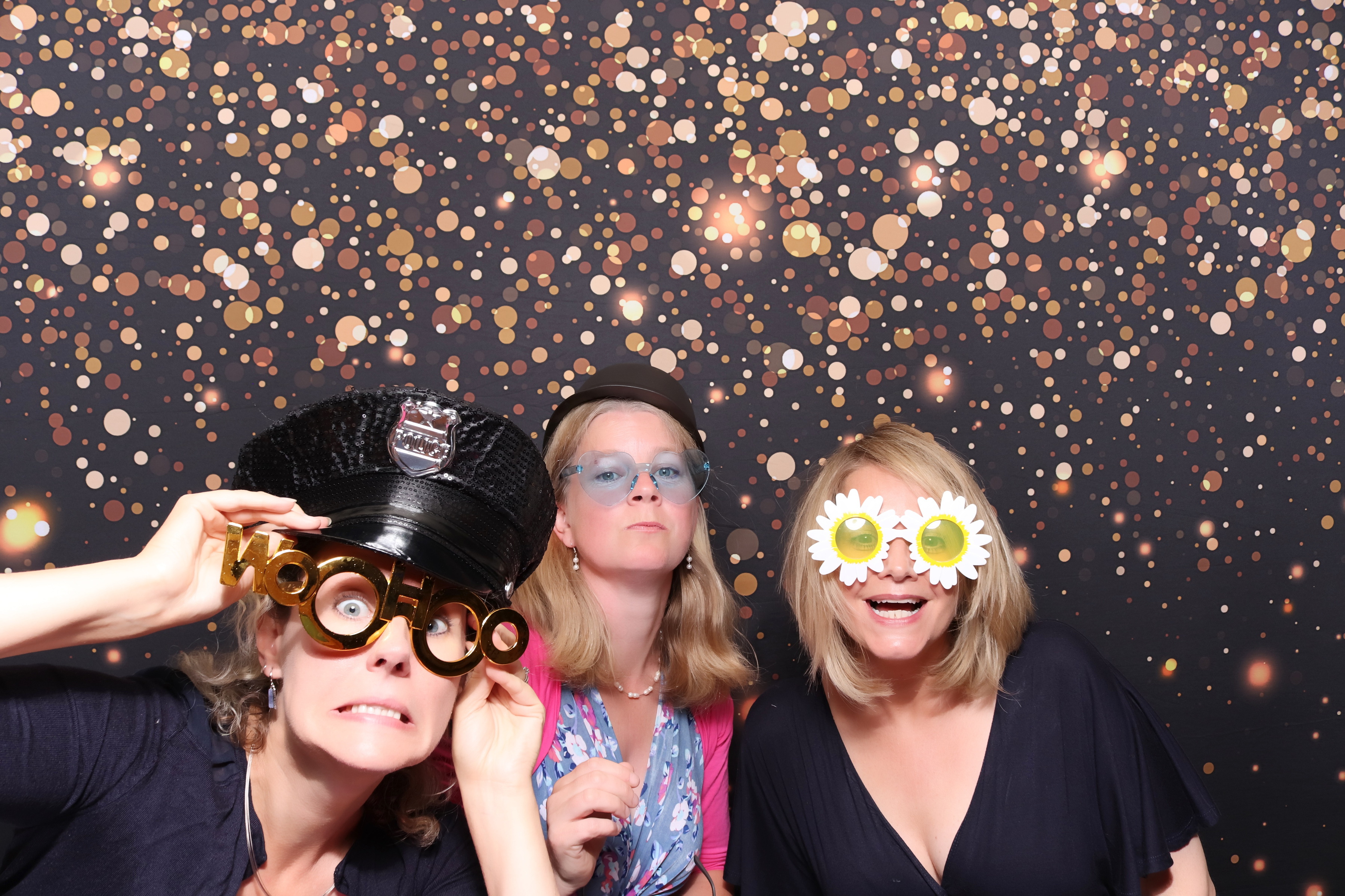 Lynda & Chris 40th Aniversary  | View more photos from the event at gallery.pbooth.co.uk/u/ThePboothCompany/Lynda-Chris-40th-Aniversary