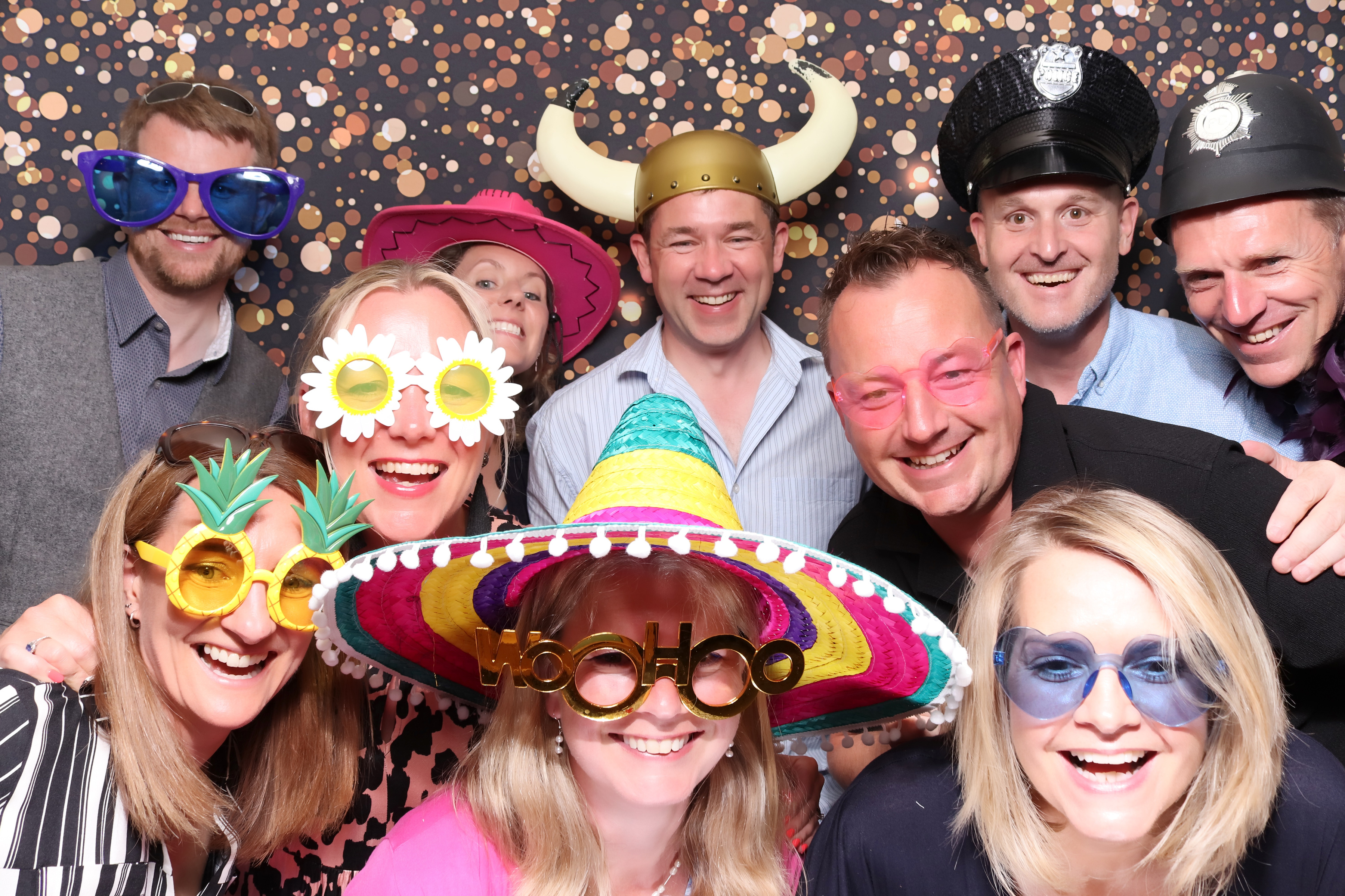 Lynda & Chris 40th Aniversary  | View more photos from the event at gallery.pbooth.co.uk/u/ThePboothCompany/Lynda-Chris-40th-Aniversary