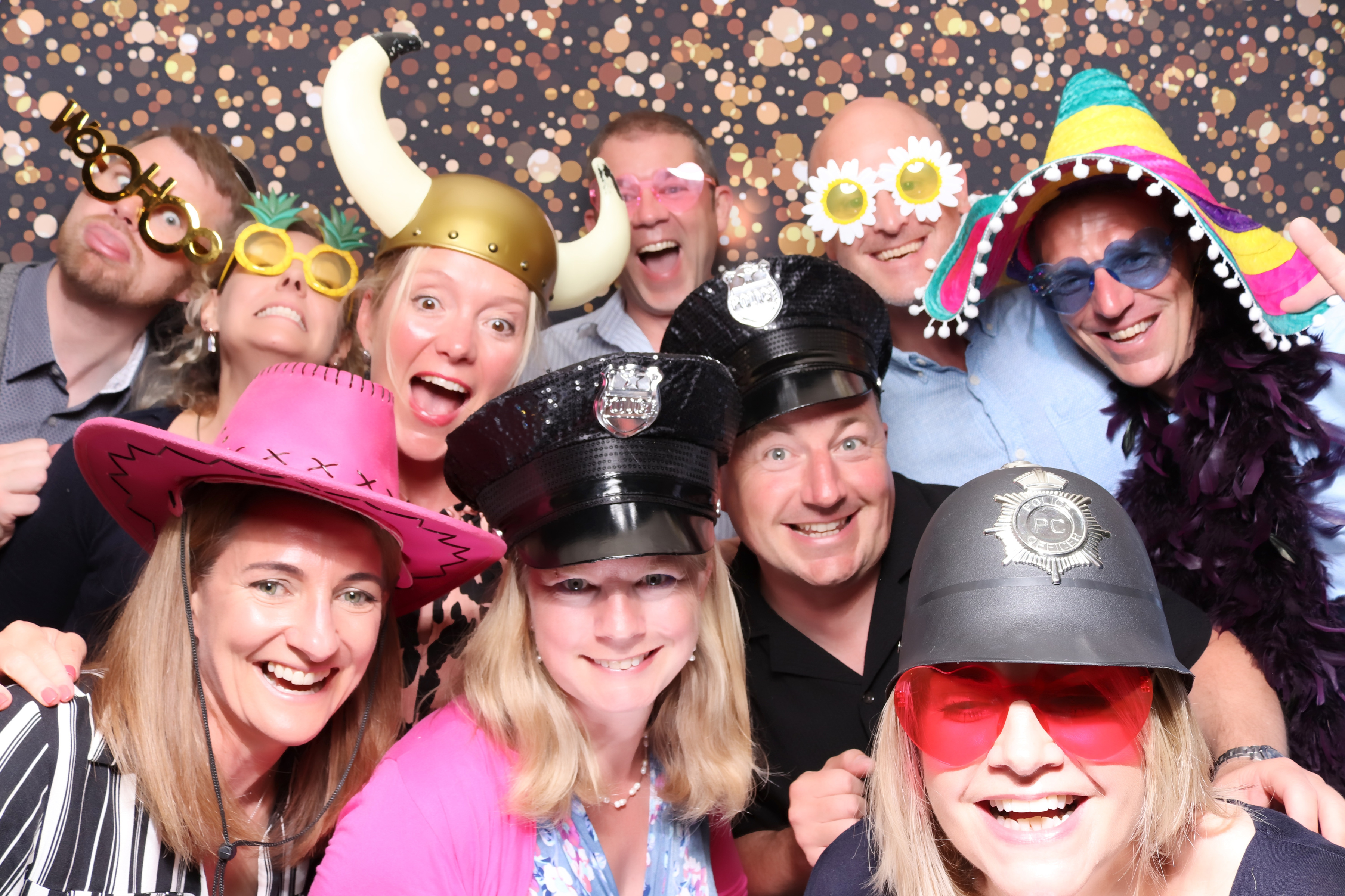 Lynda & Chris 40th Aniversary  | View more photos from the event at gallery.pbooth.co.uk/u/ThePboothCompany/Lynda-Chris-40th-Aniversary