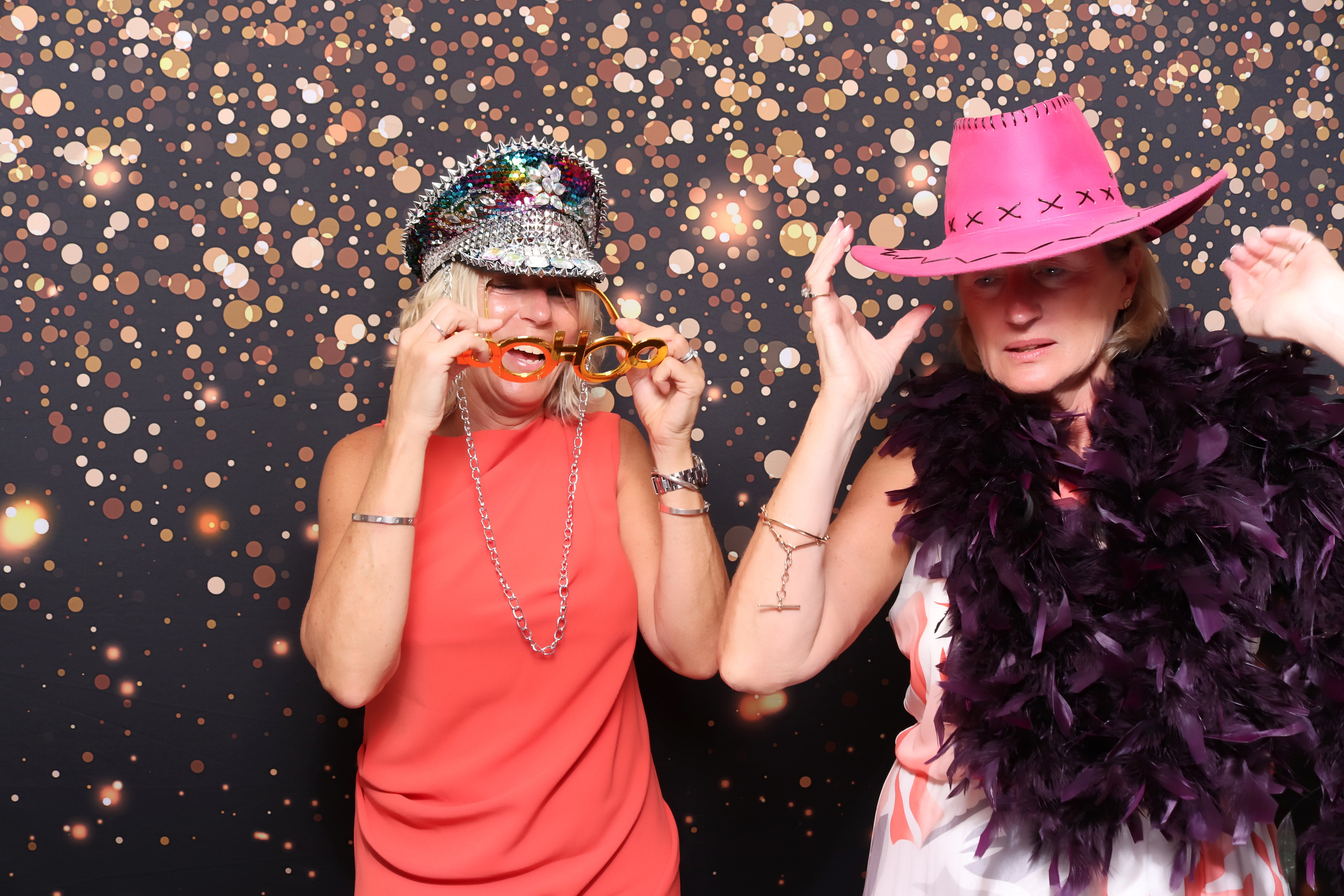 Lynda & Chris 40th Aniversary  | View more photos from the event at gallery.pbooth.co.uk/u/ThePboothCompany/Lynda-Chris-40th-Aniversary