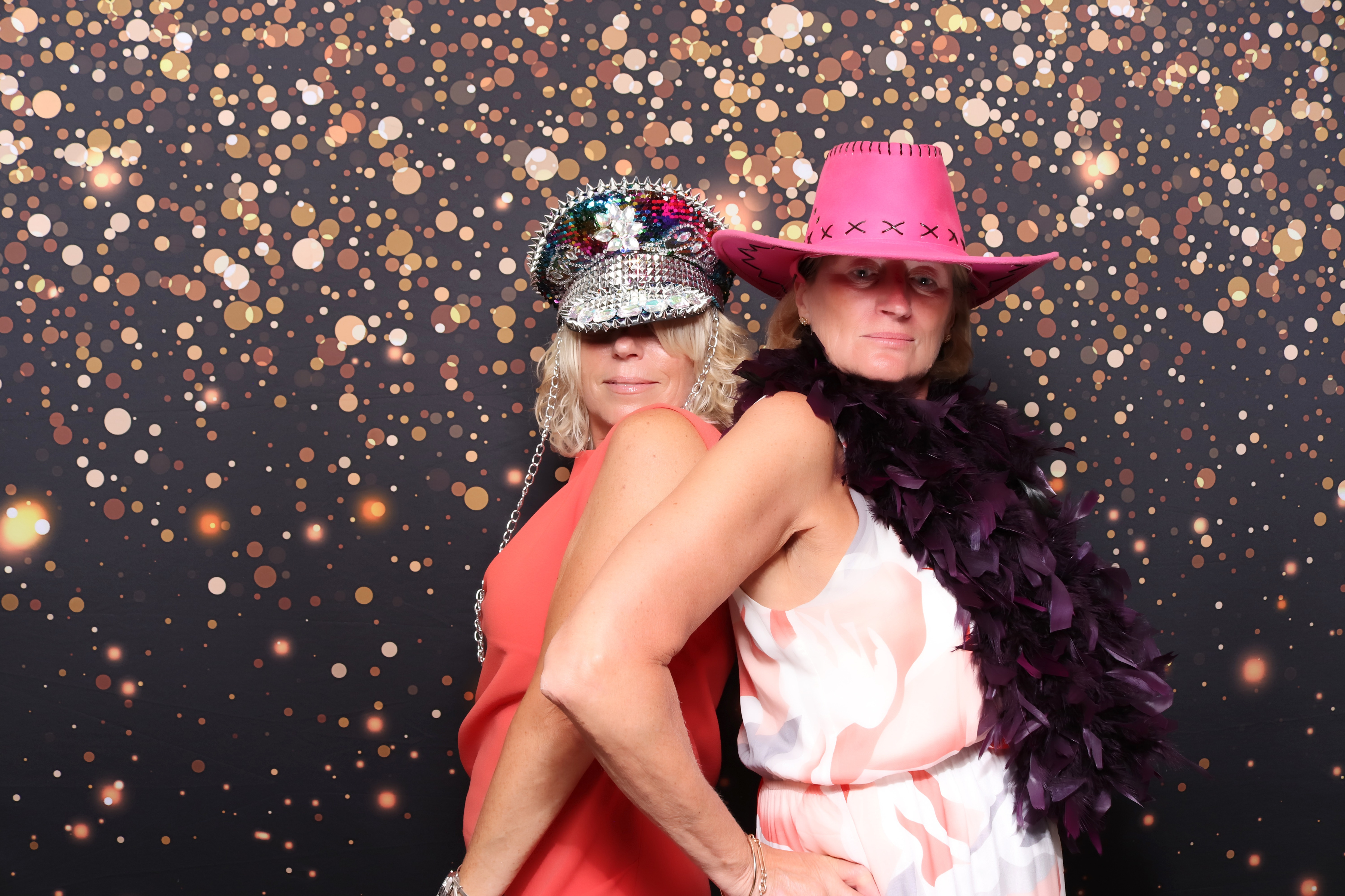 Lynda & Chris 40th Aniversary  | View more photos from the event at gallery.pbooth.co.uk/u/ThePboothCompany/Lynda-Chris-40th-Aniversary