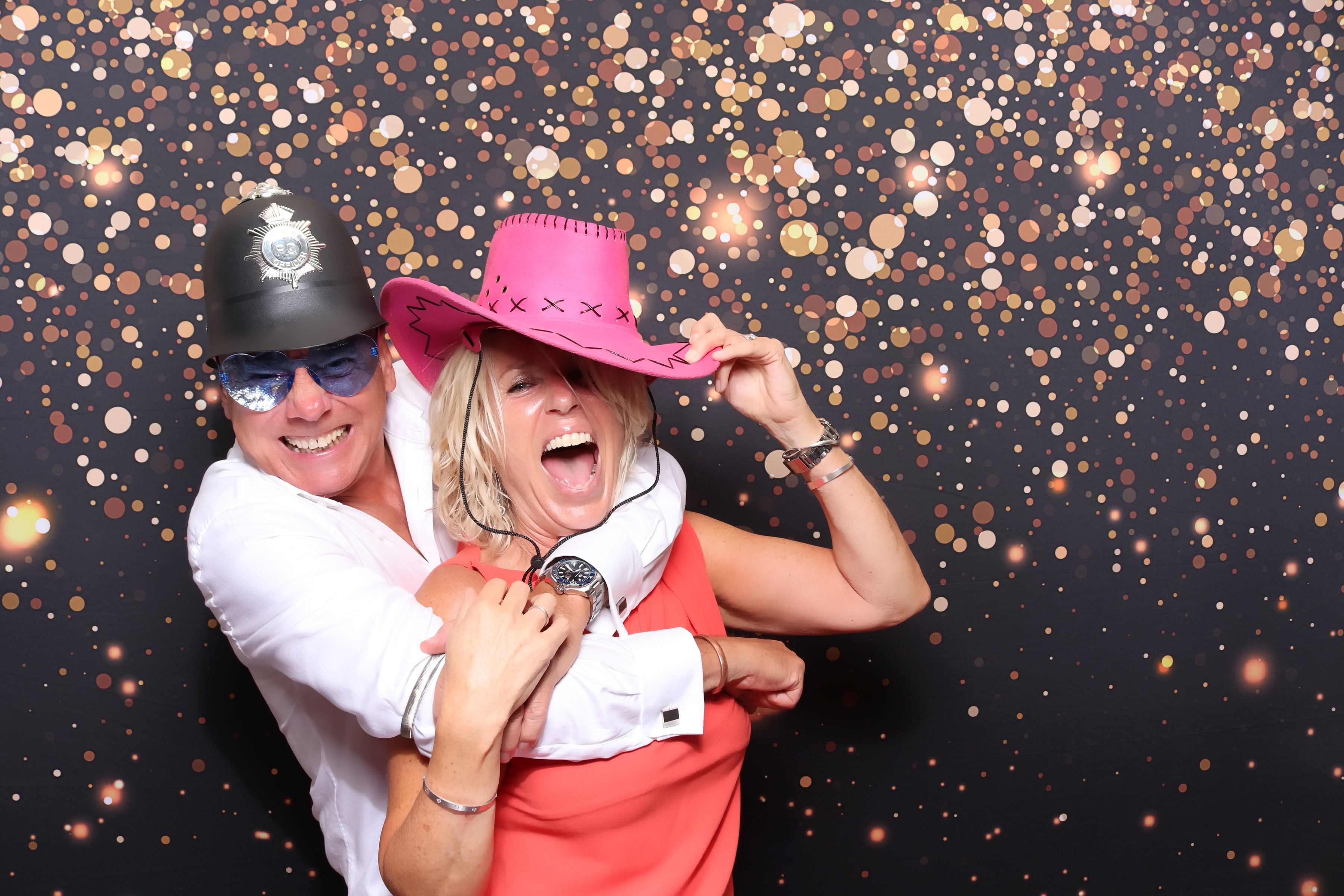 Lynda & Chris 40th Aniversary  | View more photos from the event at gallery.pbooth.co.uk/u/ThePboothCompany/Lynda-Chris-40th-Aniversary