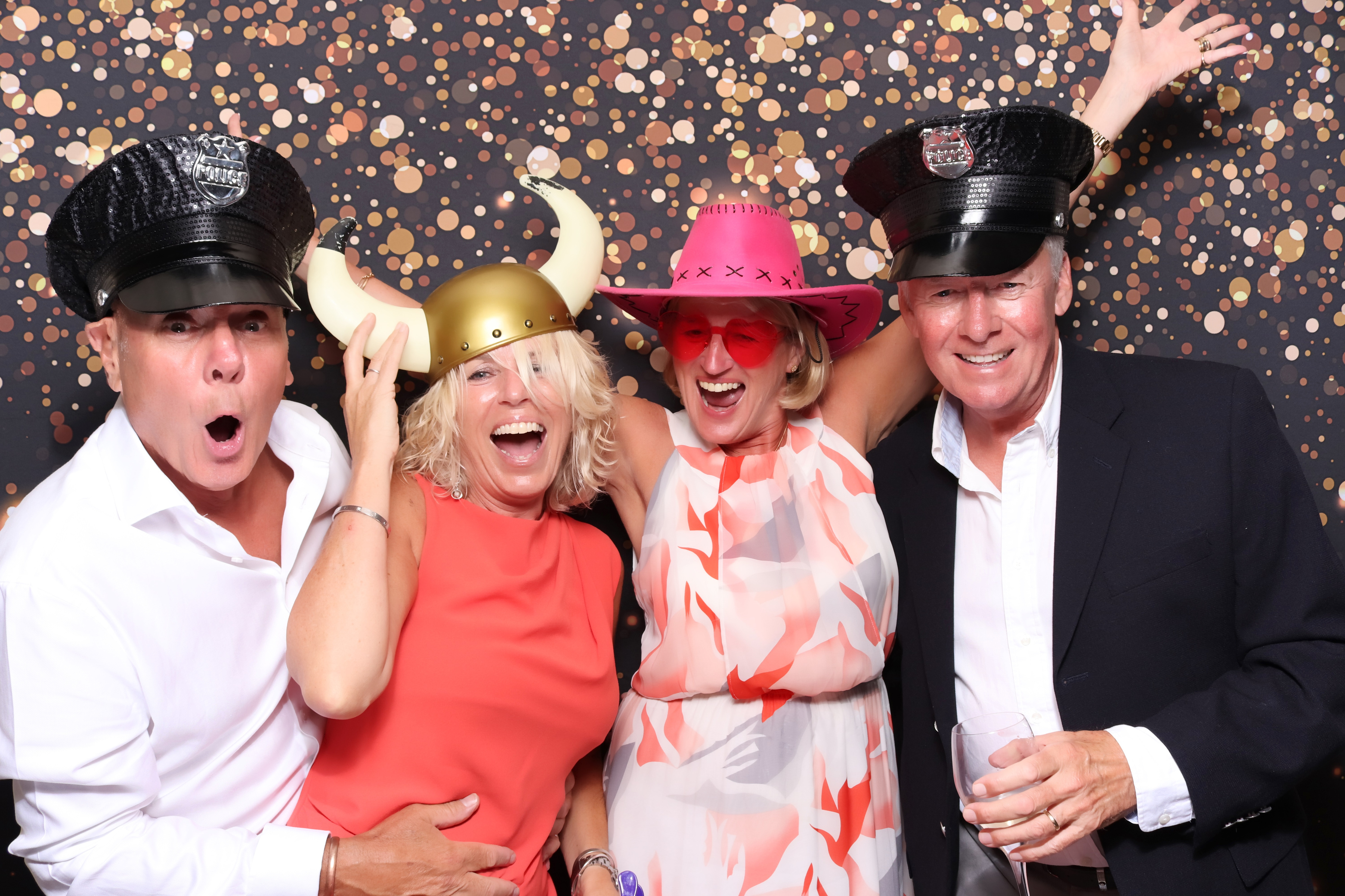 Lynda & Chris 40th Aniversary  | View more photos from the event at gallery.pbooth.co.uk/u/ThePboothCompany/Lynda-Chris-40th-Aniversary