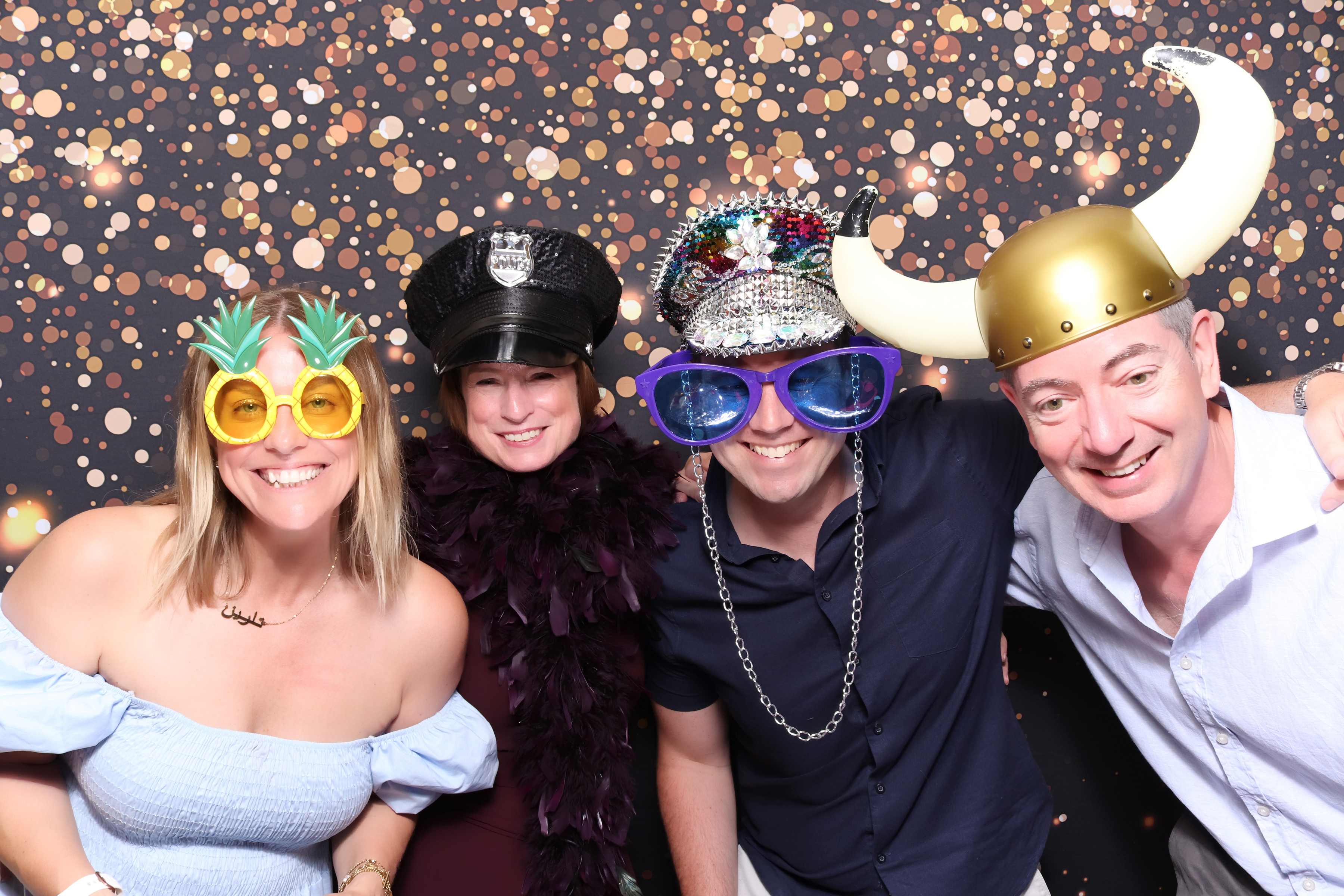 Lynda & Chris 40th Aniversary  | View more photos from the event at gallery.pbooth.co.uk/u/ThePboothCompany/Lynda-Chris-40th-Aniversary