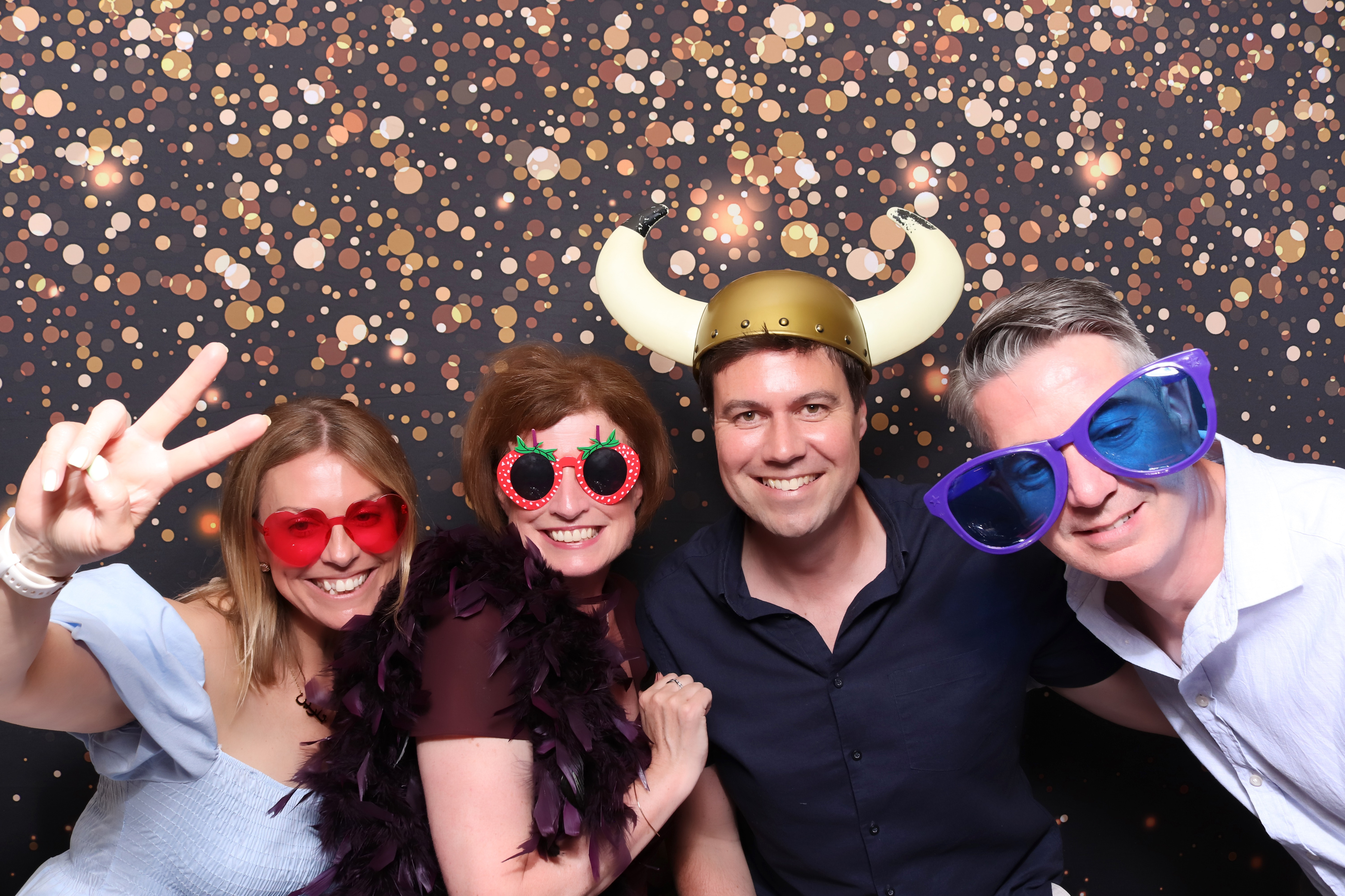 Lynda & Chris 40th Aniversary  | View more photos from the event at gallery.pbooth.co.uk/u/ThePboothCompany/Lynda-Chris-40th-Aniversary