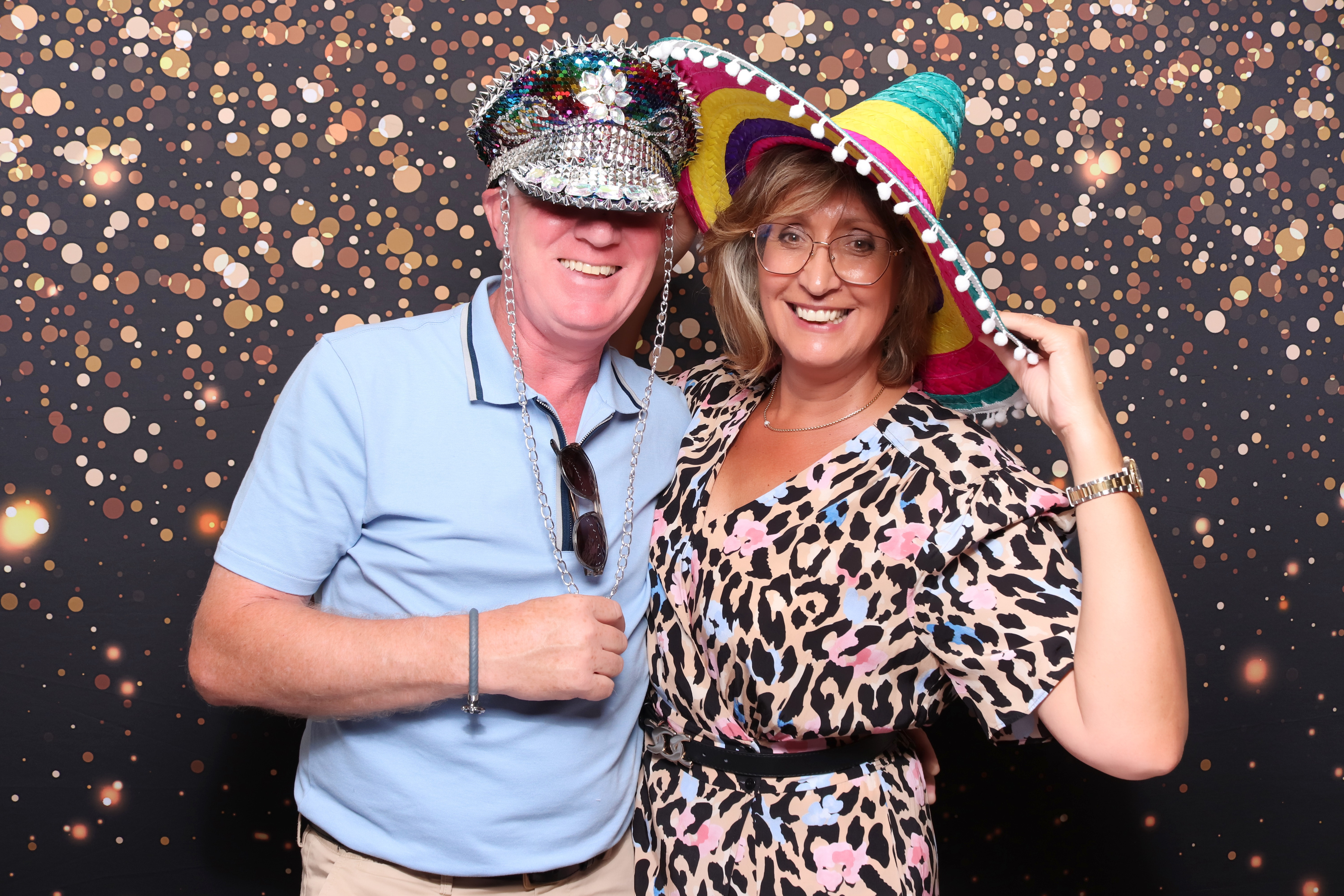 Lynda & Chris 40th Aniversary  | View more photos from the event at gallery.pbooth.co.uk/u/ThePboothCompany/Lynda-Chris-40th-Aniversary