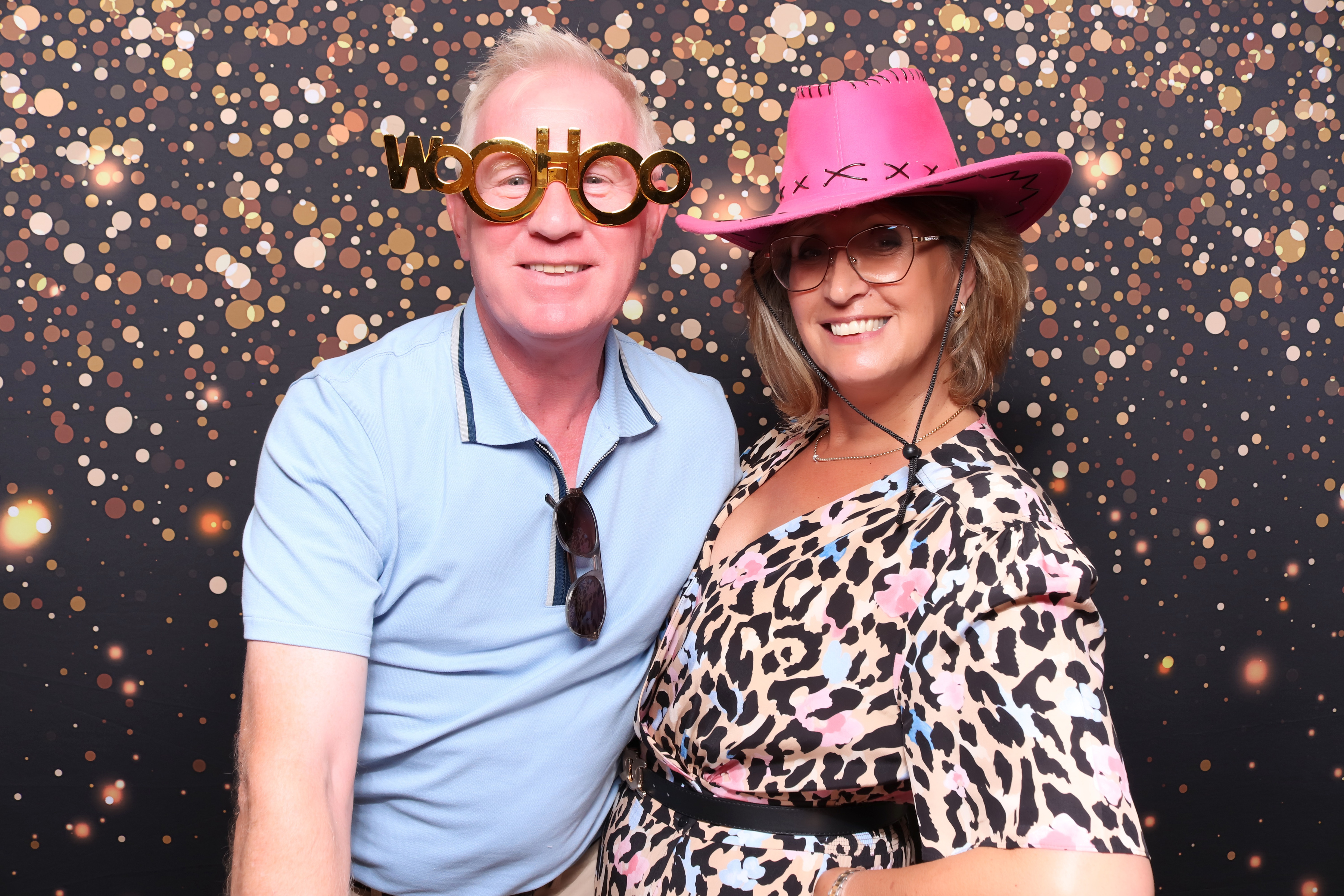 Lynda & Chris 40th Aniversary  | View more photos from the event at gallery.pbooth.co.uk/u/ThePboothCompany/Lynda-Chris-40th-Aniversary