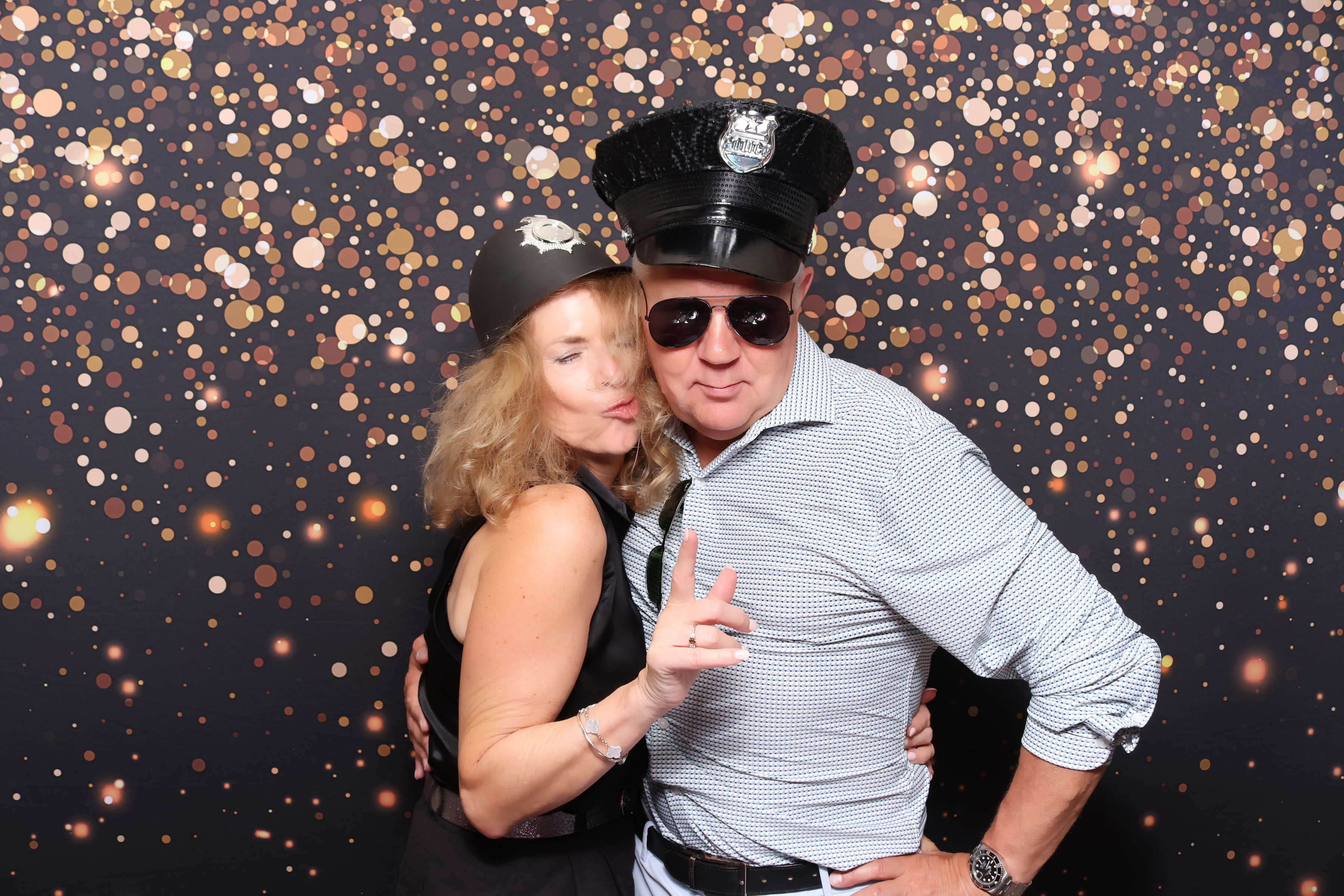 Lynda & Chris 40th Aniversary  | View more photos from the event at gallery.pbooth.co.uk/u/ThePboothCompany/Lynda-Chris-40th-Aniversary