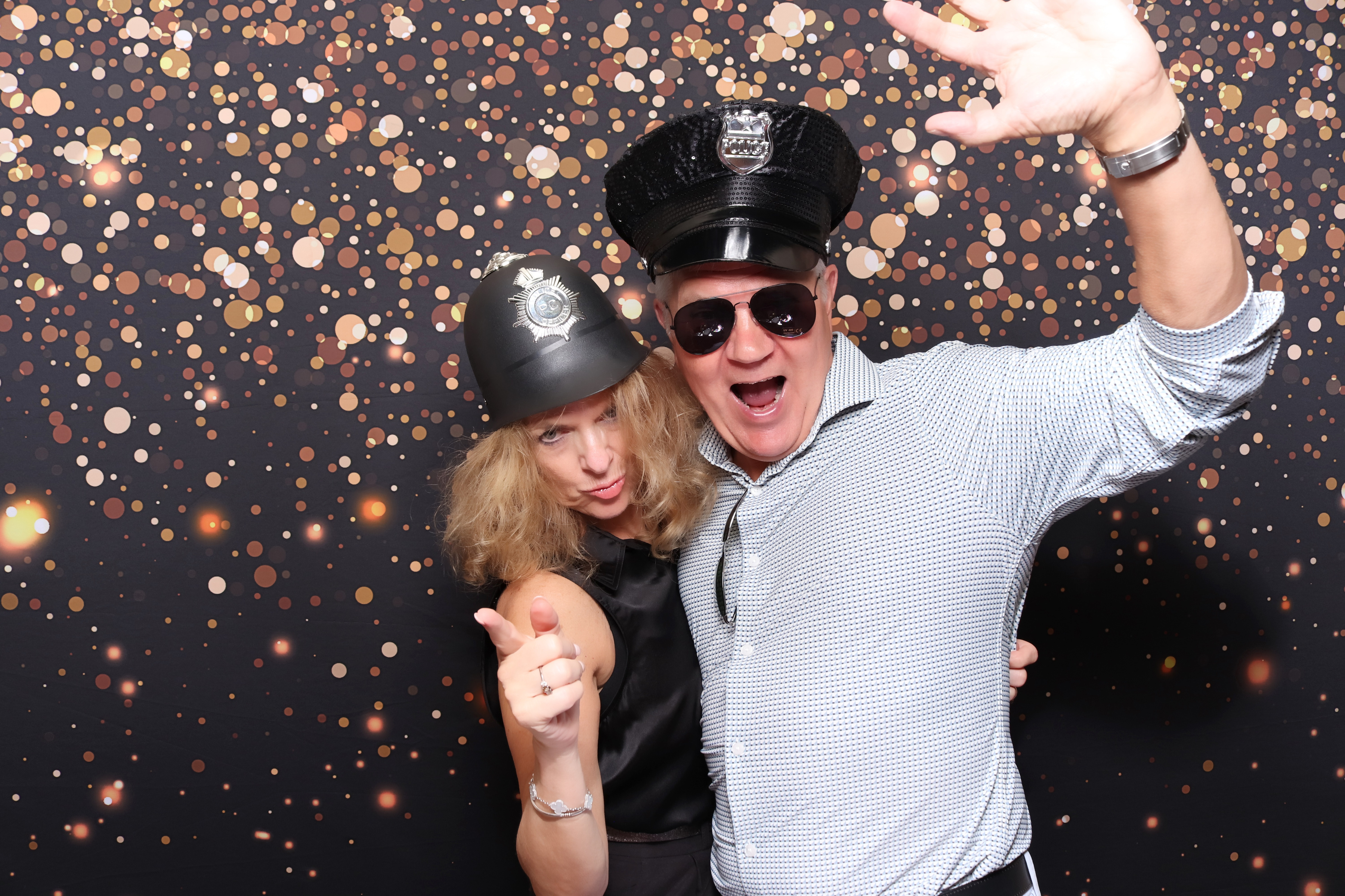 Lynda & Chris 40th Aniversary  | View more photos from the event at gallery.pbooth.co.uk/u/ThePboothCompany/Lynda-Chris-40th-Aniversary