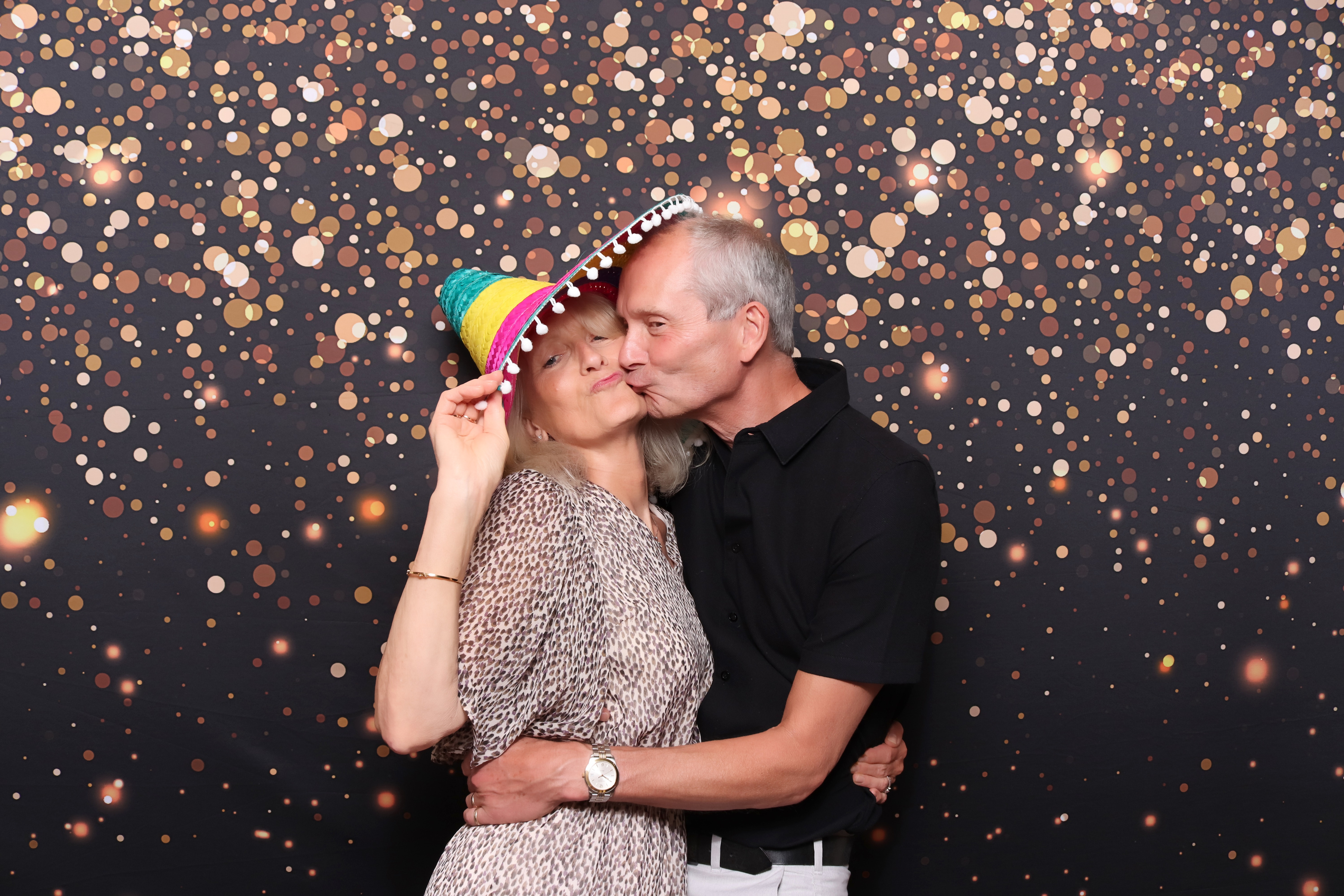 Lynda & Chris 40th Aniversary  | View more photos from the event at gallery.pbooth.co.uk/u/ThePboothCompany/Lynda-Chris-40th-Aniversary