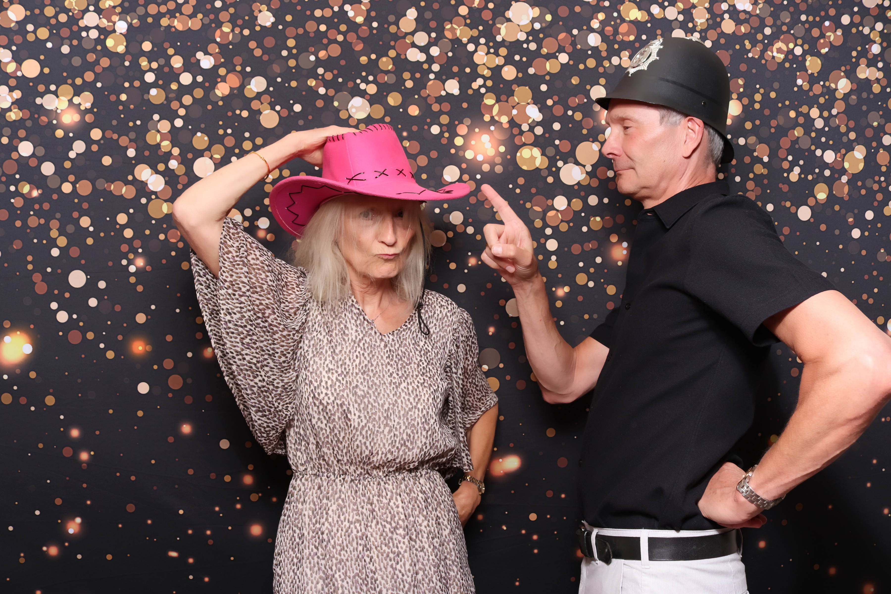 Lynda & Chris 40th Aniversary  | View more photos from the event at gallery.pbooth.co.uk/u/ThePboothCompany/Lynda-Chris-40th-Aniversary