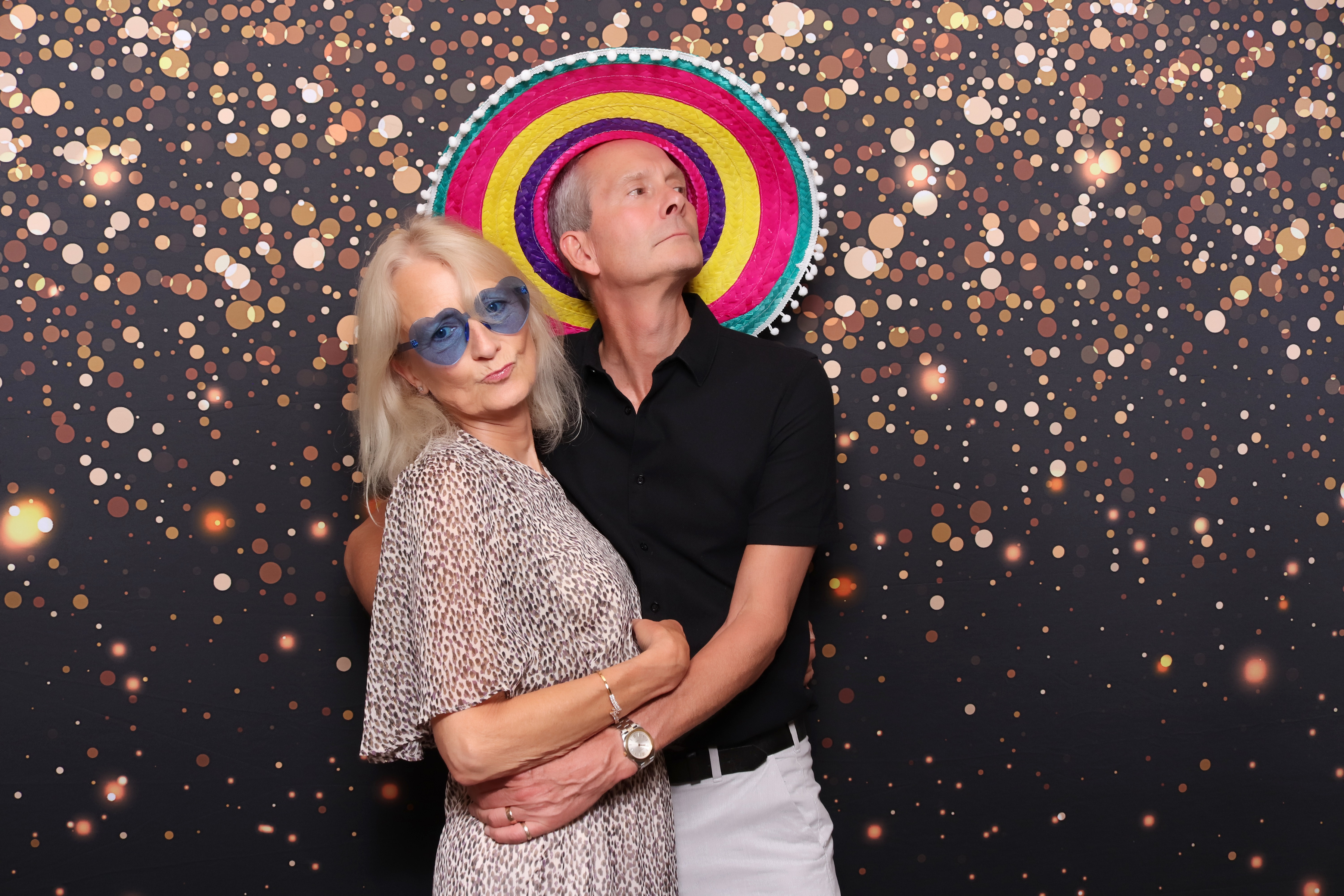 Lynda & Chris 40th Aniversary  | View more photos from the event at gallery.pbooth.co.uk/u/ThePboothCompany/Lynda-Chris-40th-Aniversary