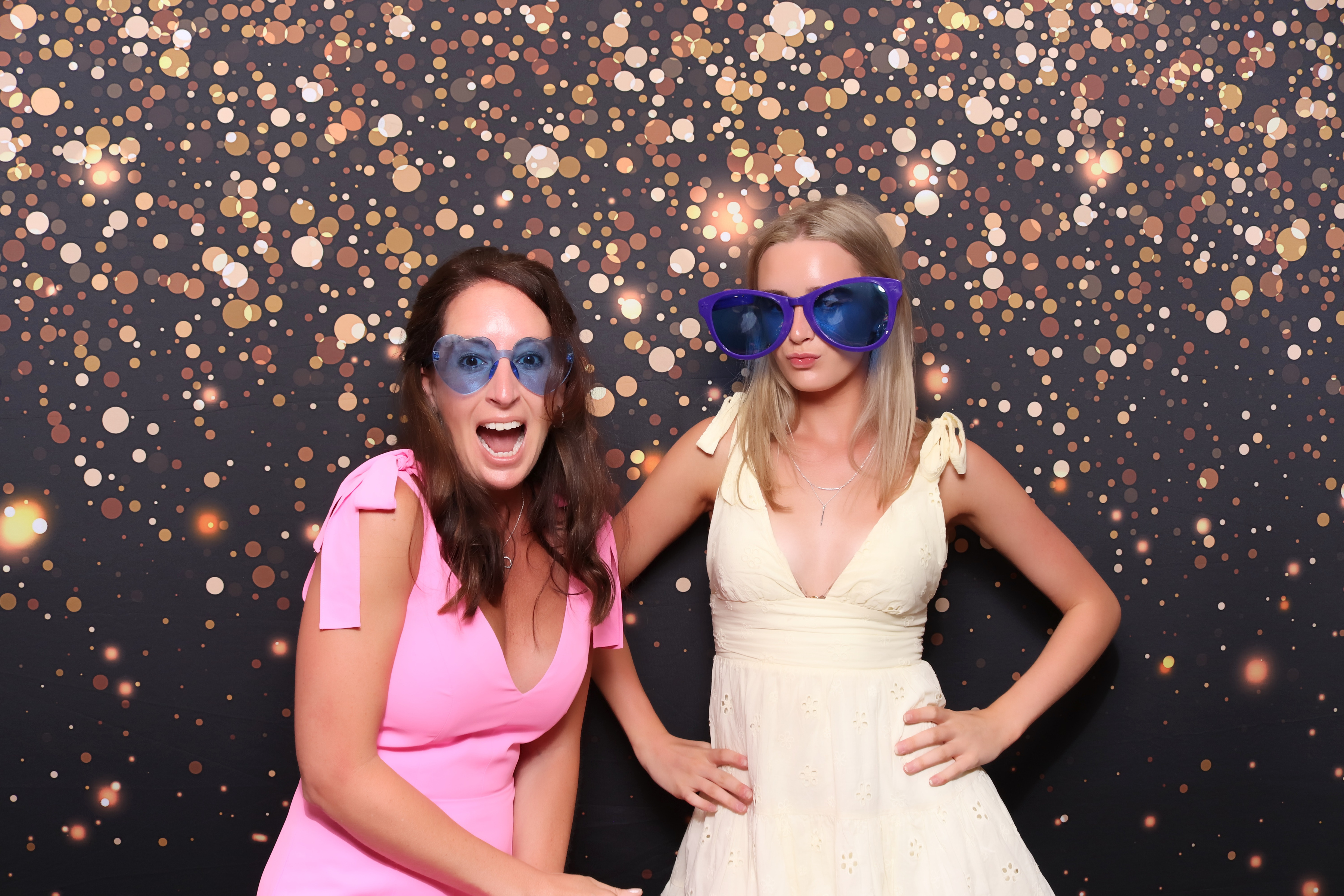 Lynda & Chris 40th Aniversary  | View more photos from the event at gallery.pbooth.co.uk/u/ThePboothCompany/Lynda-Chris-40th-Aniversary