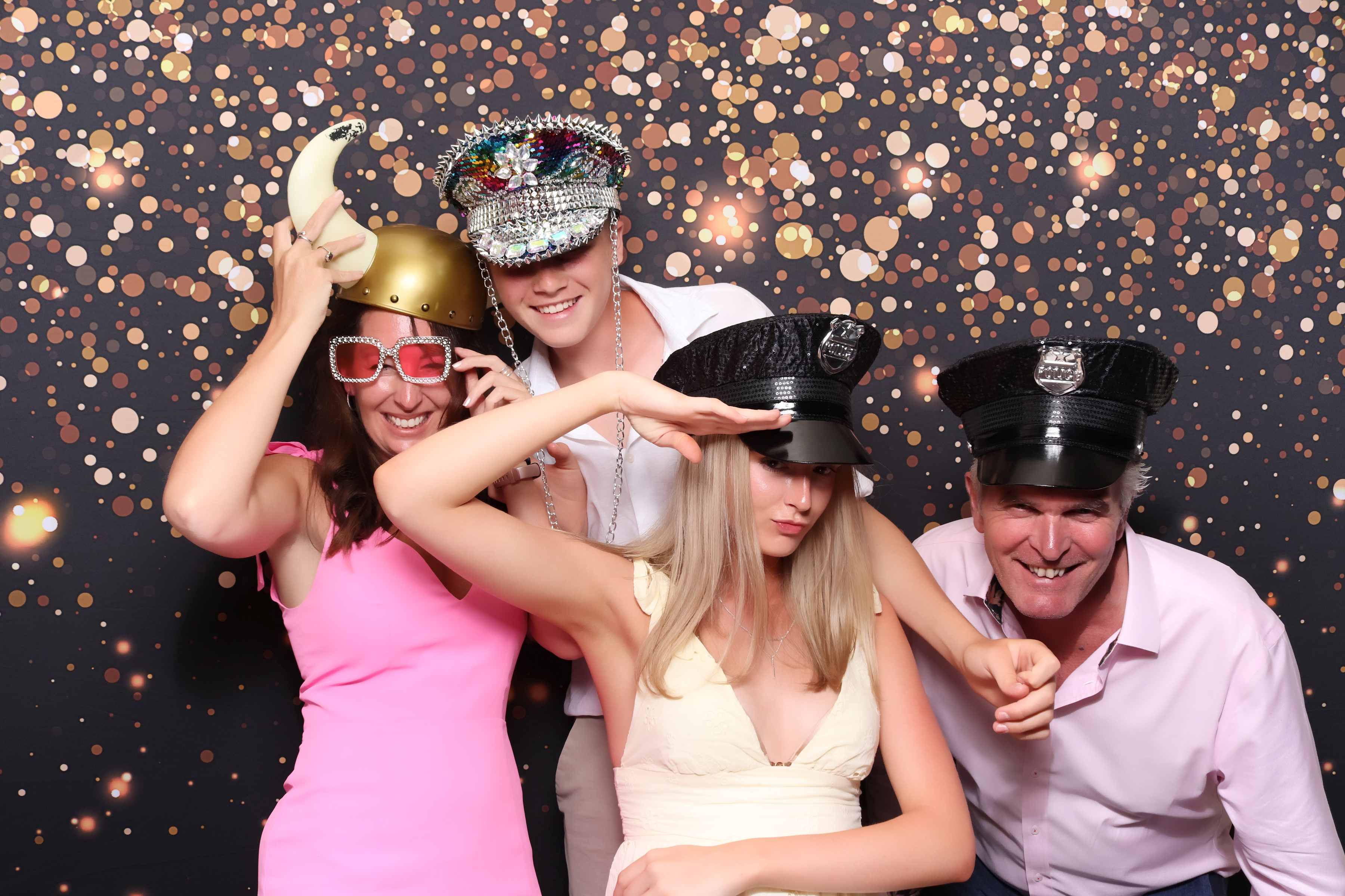 Lynda & Chris 40th Aniversary  | View more photos from the event at gallery.pbooth.co.uk/u/ThePboothCompany/Lynda-Chris-40th-Aniversary