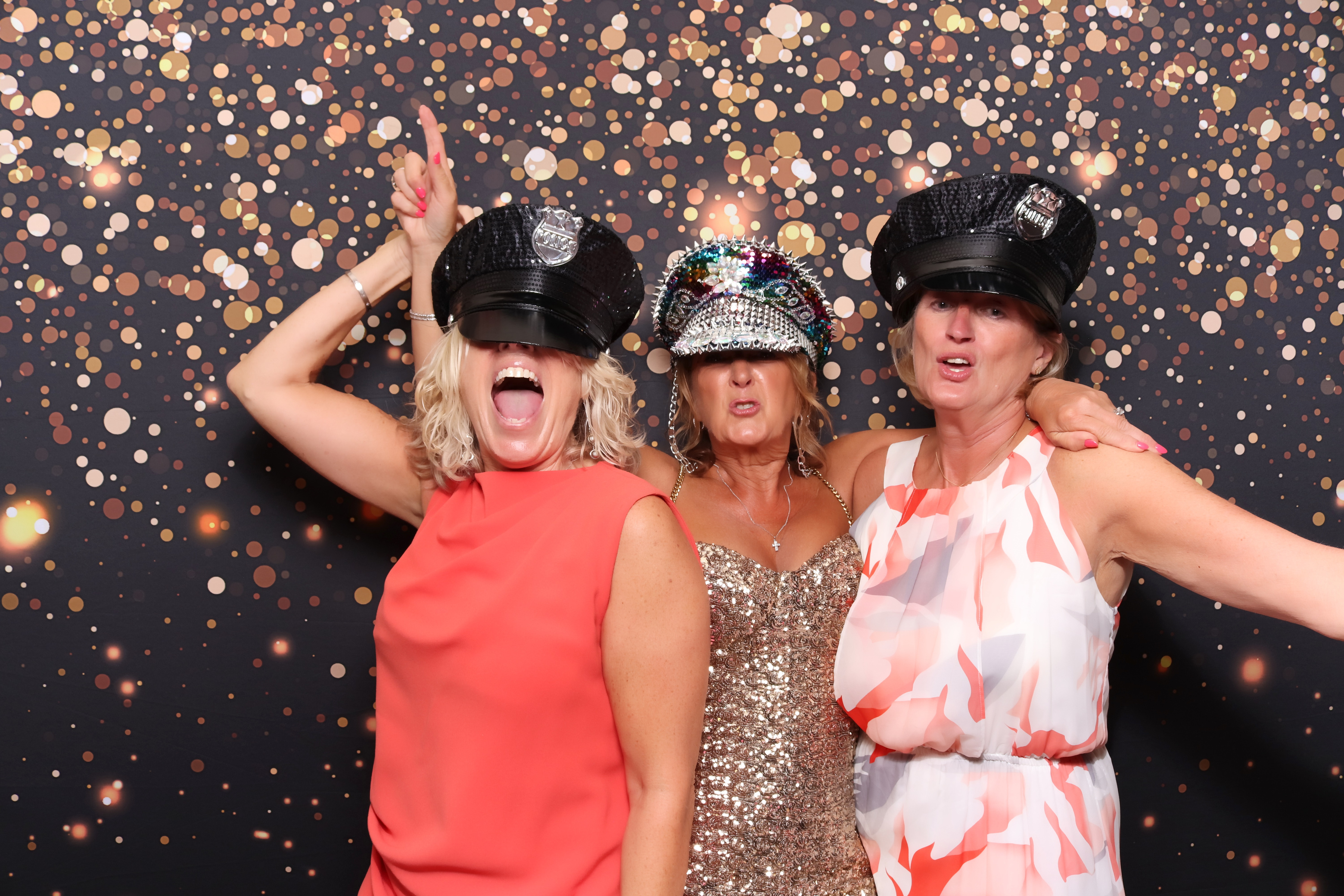 Lynda & Chris 40th Aniversary  | View more photos from the event at gallery.pbooth.co.uk/u/ThePboothCompany/Lynda-Chris-40th-Aniversary