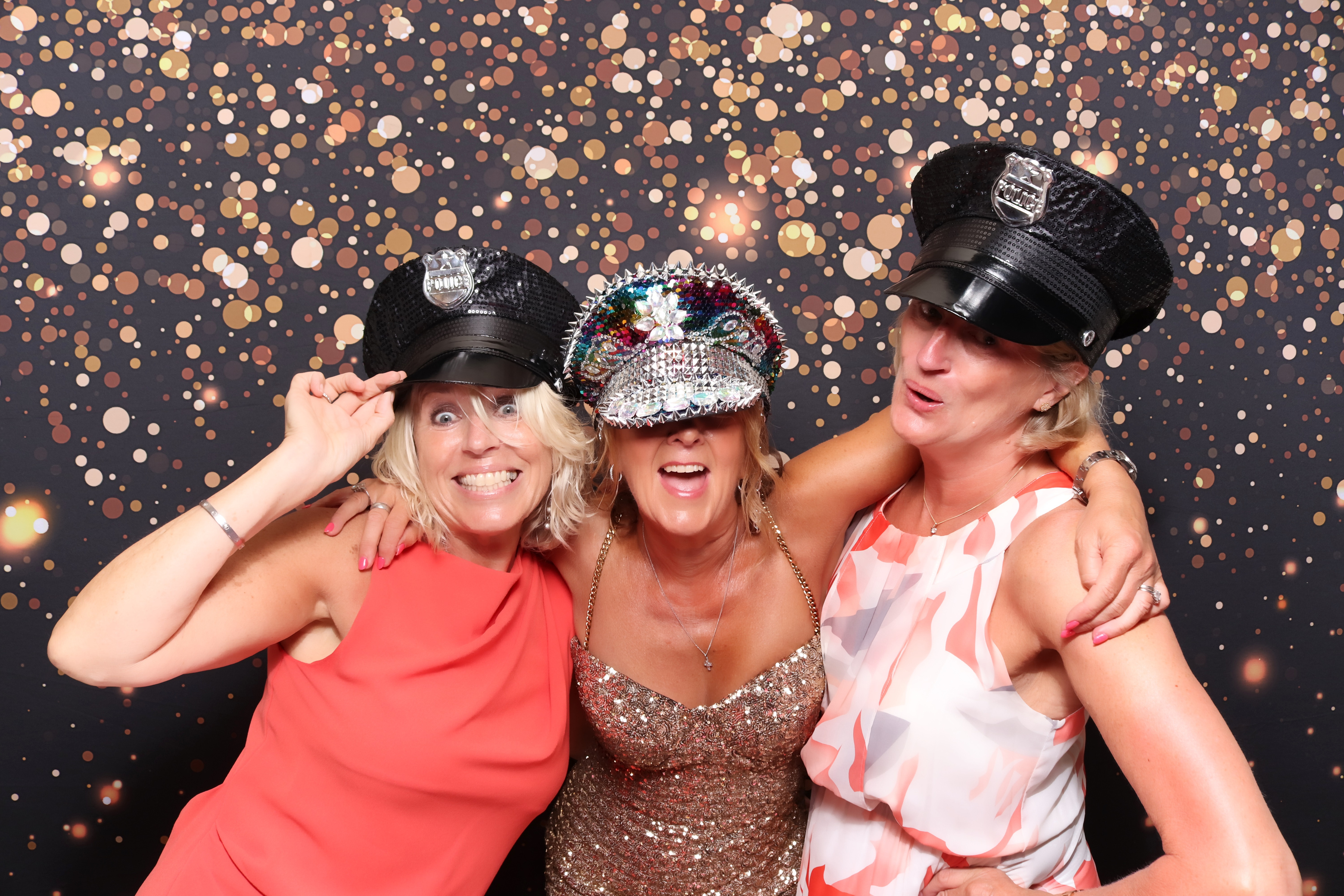 Lynda & Chris 40th Aniversary  | View more photos from the event at gallery.pbooth.co.uk/u/ThePboothCompany/Lynda-Chris-40th-Aniversary