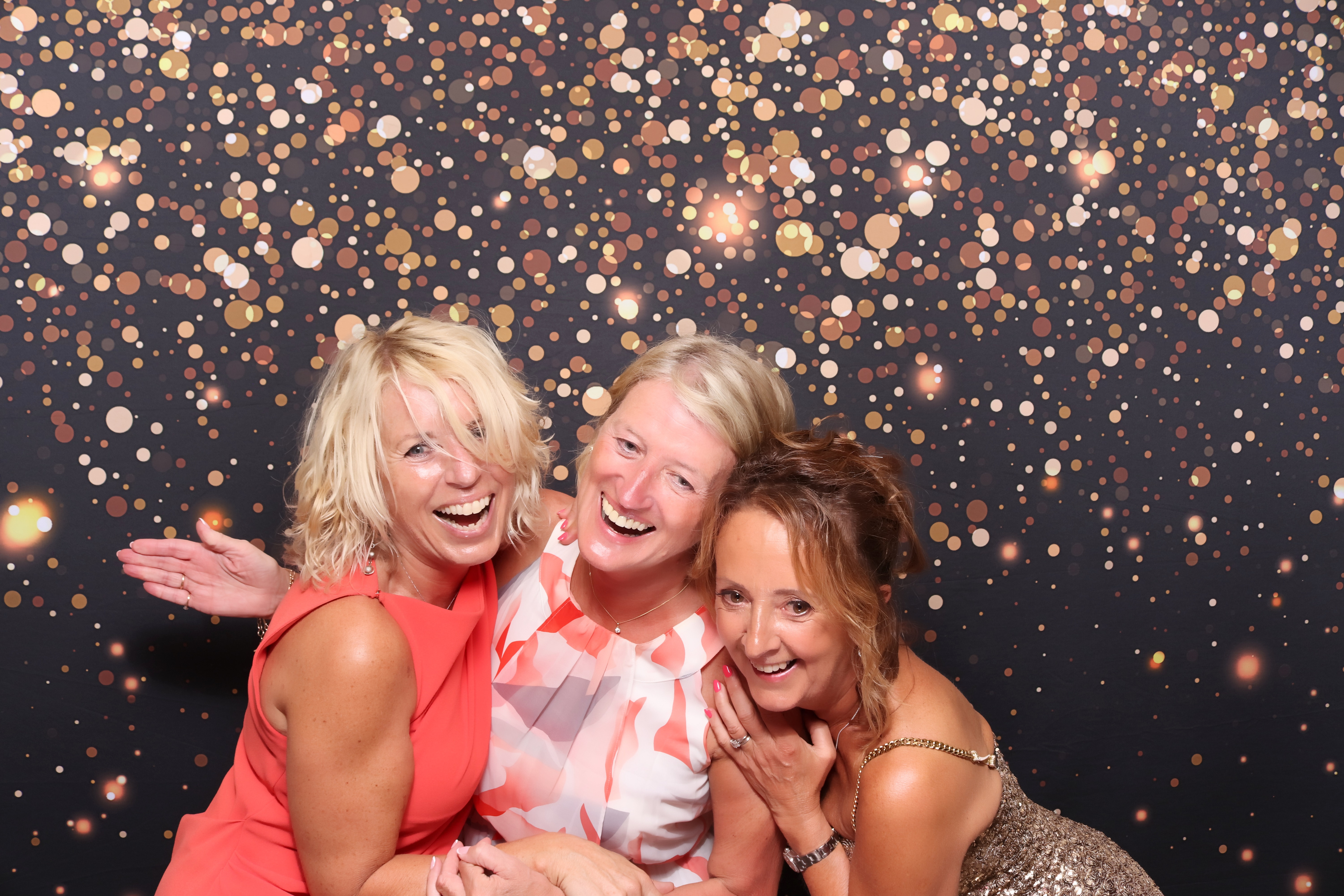 Lynda & Chris 40th Aniversary  | View more photos from the event at gallery.pbooth.co.uk/u/ThePboothCompany/Lynda-Chris-40th-Aniversary