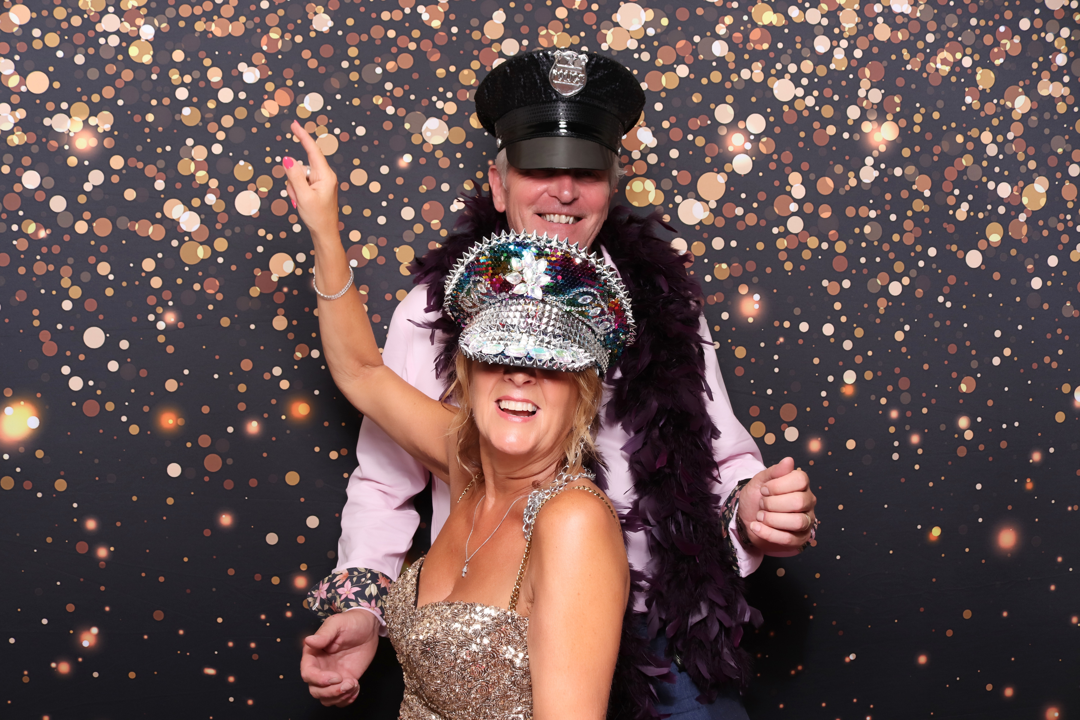 Lynda & Chris 40th Aniversary  | View more photos from the event at gallery.pbooth.co.uk/u/ThePboothCompany/Lynda-Chris-40th-Aniversary