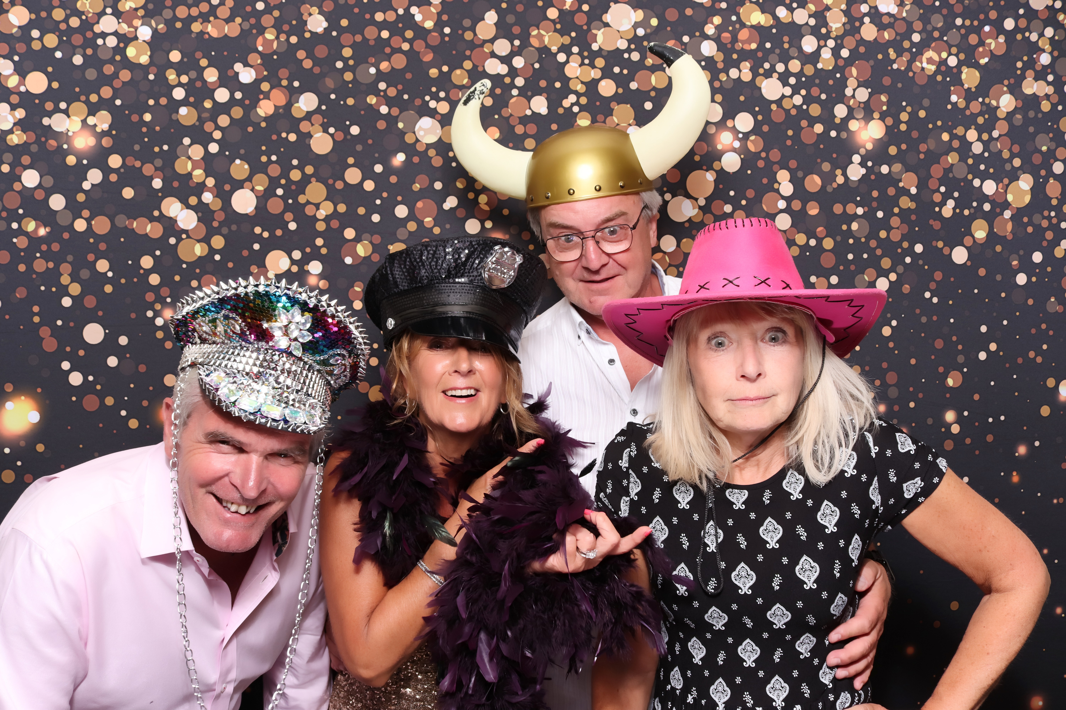 Lynda & Chris 40th Aniversary  | View more photos from the event at gallery.pbooth.co.uk/u/ThePboothCompany/Lynda-Chris-40th-Aniversary