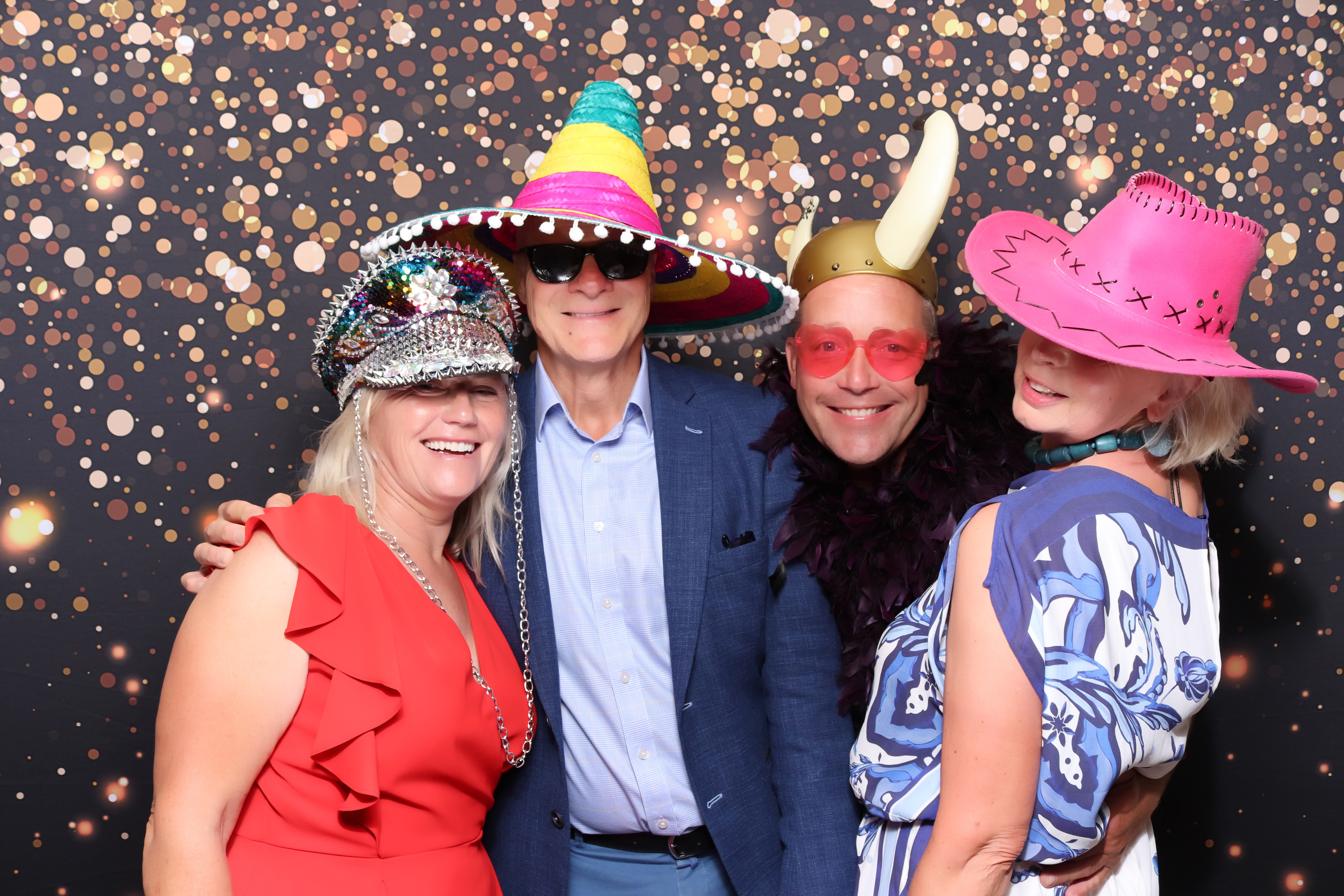 Lynda & Chris 40th Aniversary  | View more photos from the event at gallery.pbooth.co.uk/u/ThePboothCompany/Lynda-Chris-40th-Aniversary