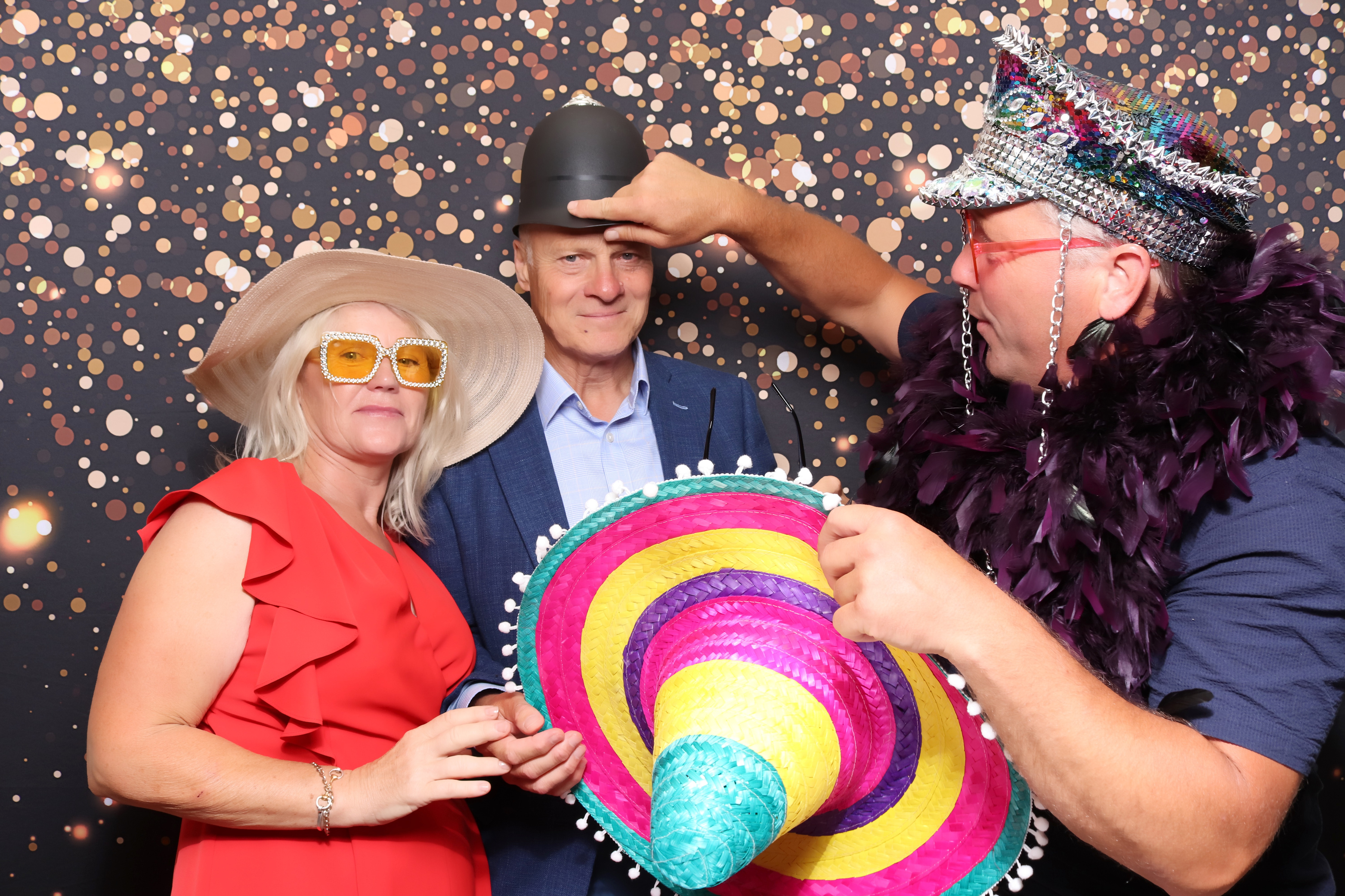 Lynda & Chris 40th Aniversary  | View more photos from the event at gallery.pbooth.co.uk/u/ThePboothCompany/Lynda-Chris-40th-Aniversary