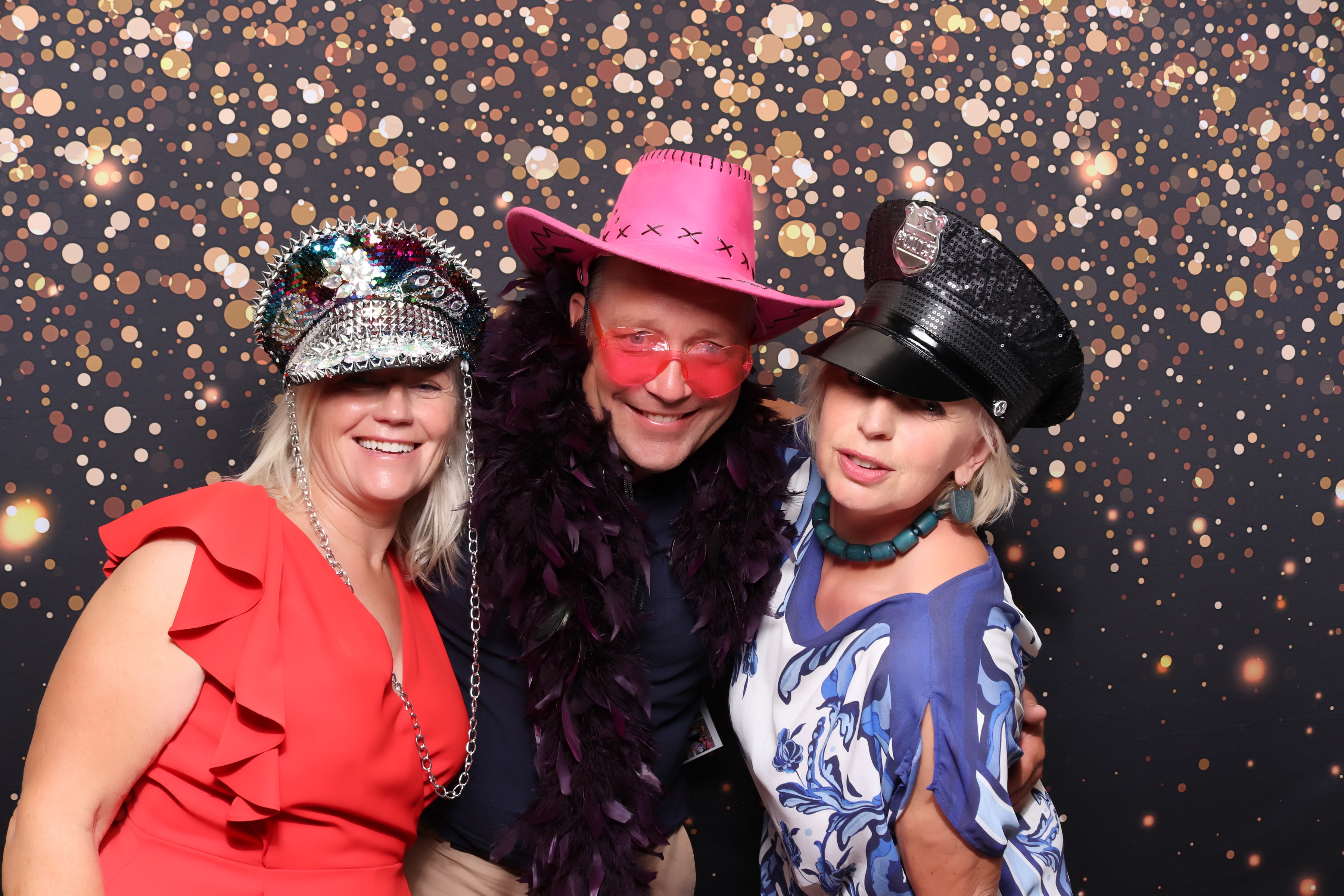 Lynda & Chris 40th Aniversary  | View more photos from the event at gallery.pbooth.co.uk/u/ThePboothCompany/Lynda-Chris-40th-Aniversary