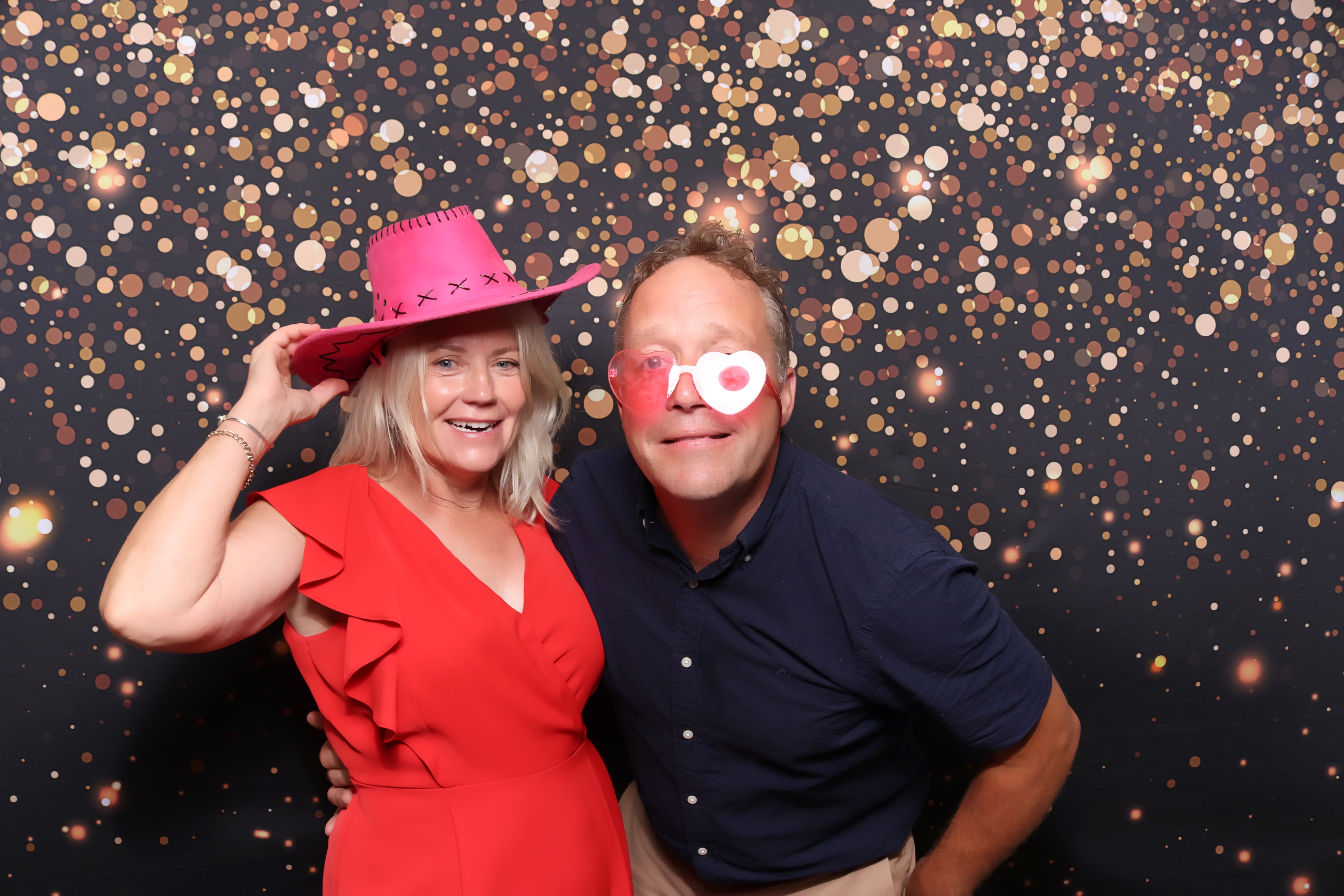 Lynda & Chris 40th Aniversary  | View more photos from the event at gallery.pbooth.co.uk/u/ThePboothCompany/Lynda-Chris-40th-Aniversary