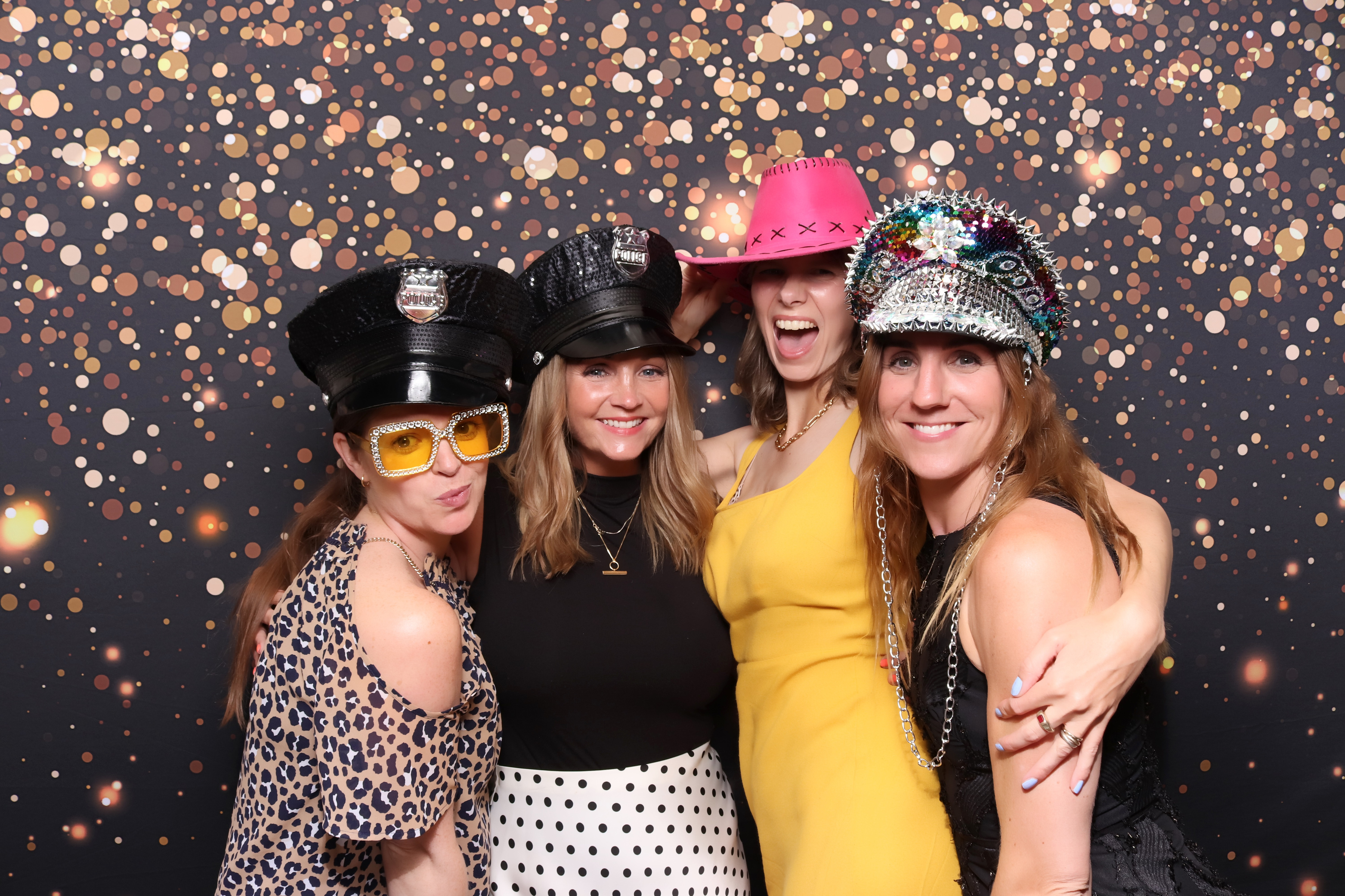 Lynda & Chris 40th Aniversary  | View more photos from the event at gallery.pbooth.co.uk/u/ThePboothCompany/Lynda-Chris-40th-Aniversary