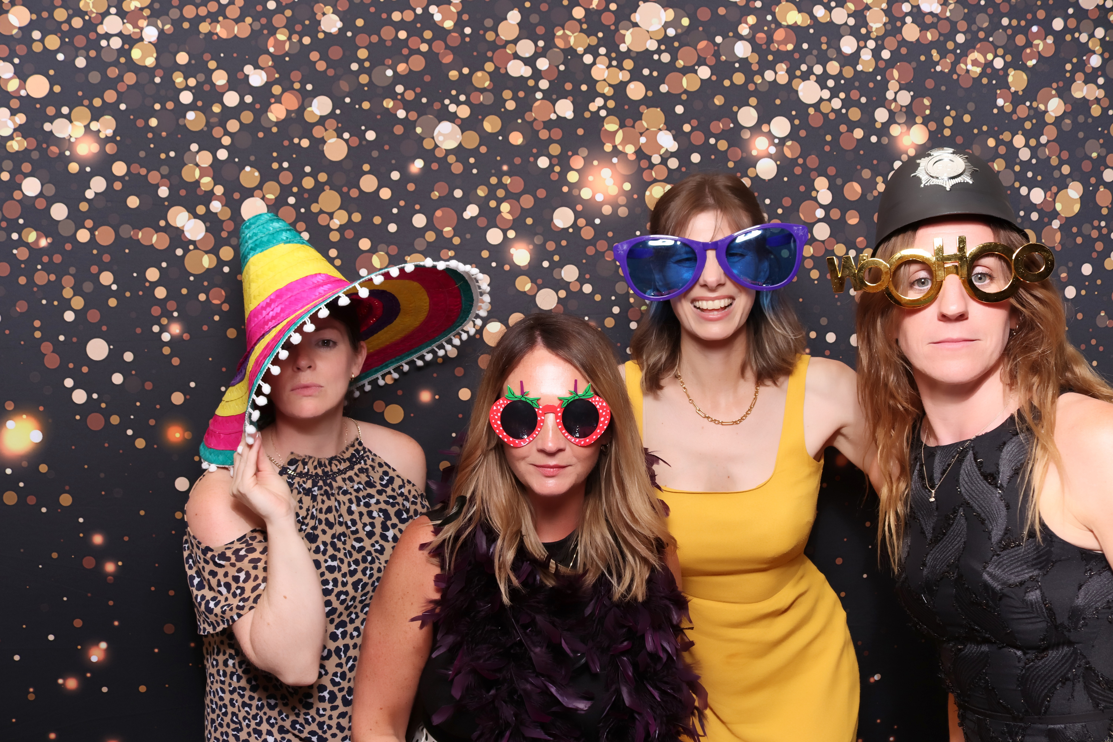 Lynda & Chris 40th Aniversary  | View more photos from the event at gallery.pbooth.co.uk/u/ThePboothCompany/Lynda-Chris-40th-Aniversary