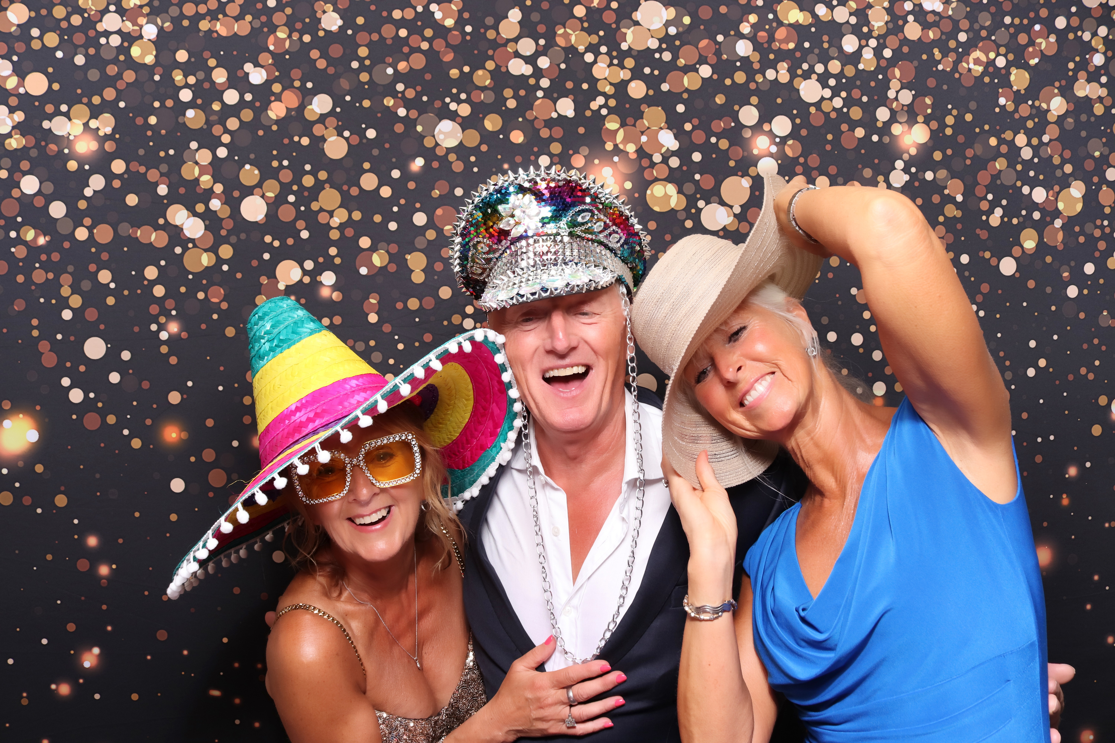 Lynda & Chris 40th Aniversary  | View more photos from the event at gallery.pbooth.co.uk/u/ThePboothCompany/Lynda-Chris-40th-Aniversary