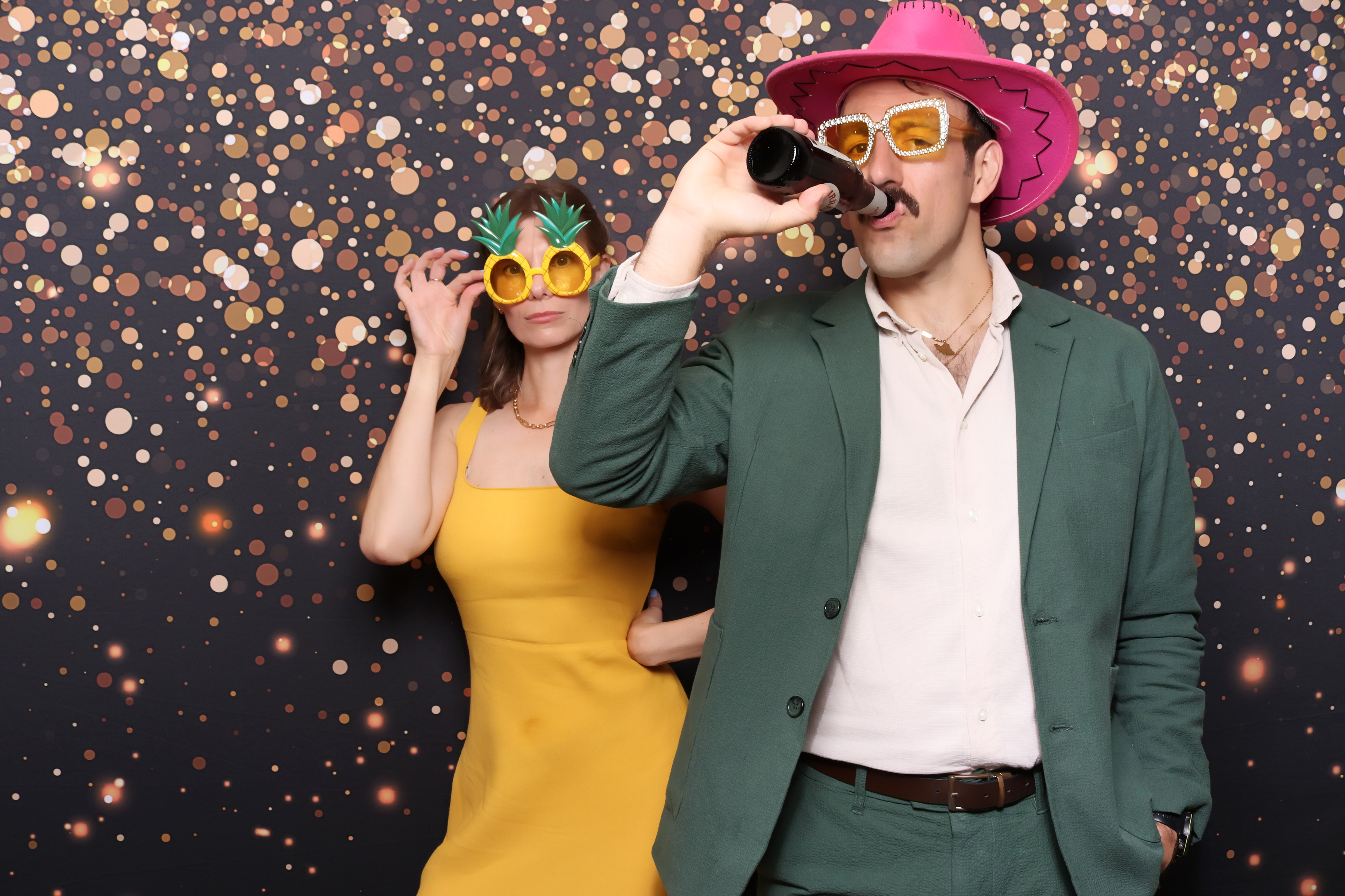 Lynda & Chris 40th Aniversary  | View more photos from the event at gallery.pbooth.co.uk/u/ThePboothCompany/Lynda-Chris-40th-Aniversary