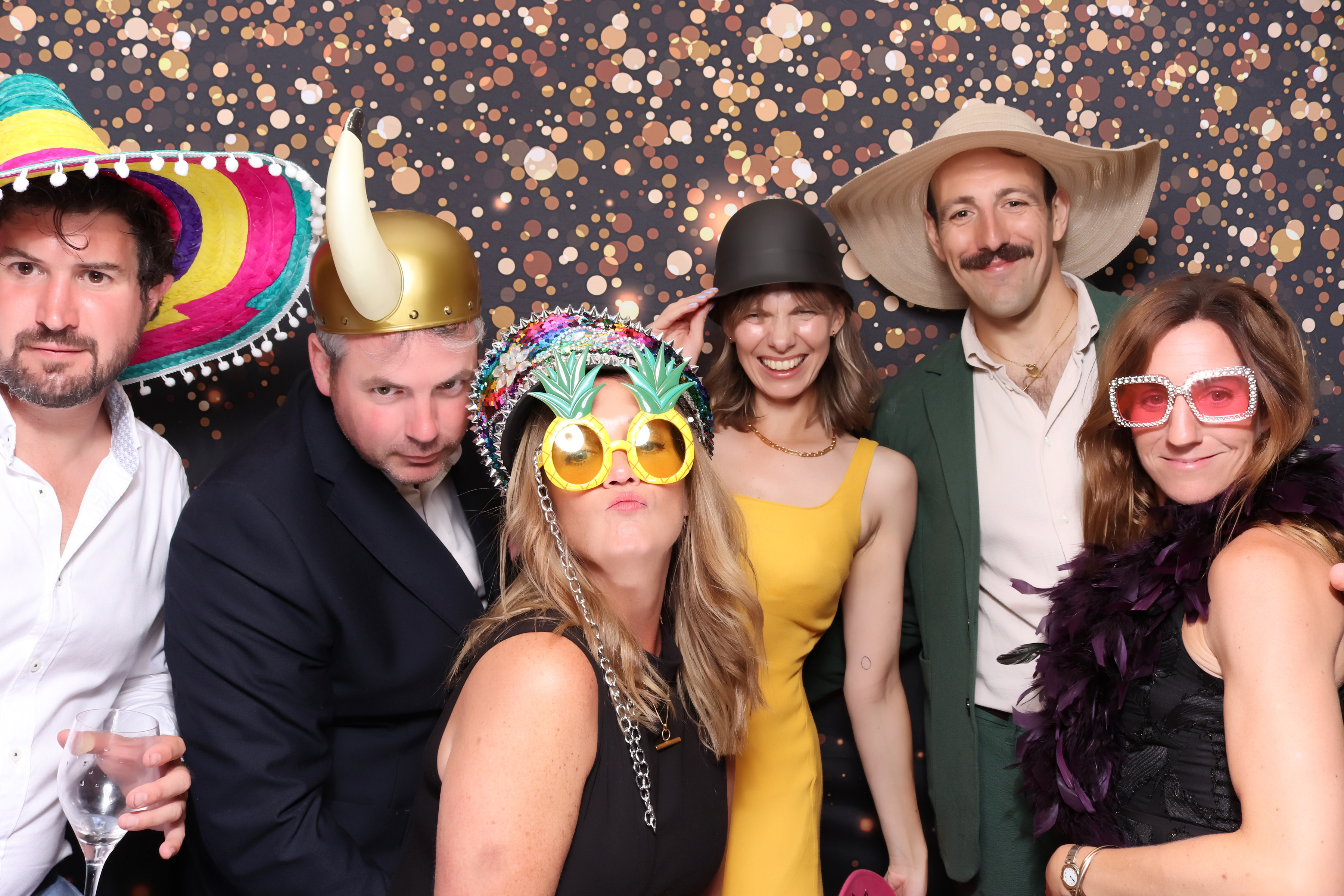 Lynda & Chris 40th Aniversary  | View more photos from the event at gallery.pbooth.co.uk/u/ThePboothCompany/Lynda-Chris-40th-Aniversary