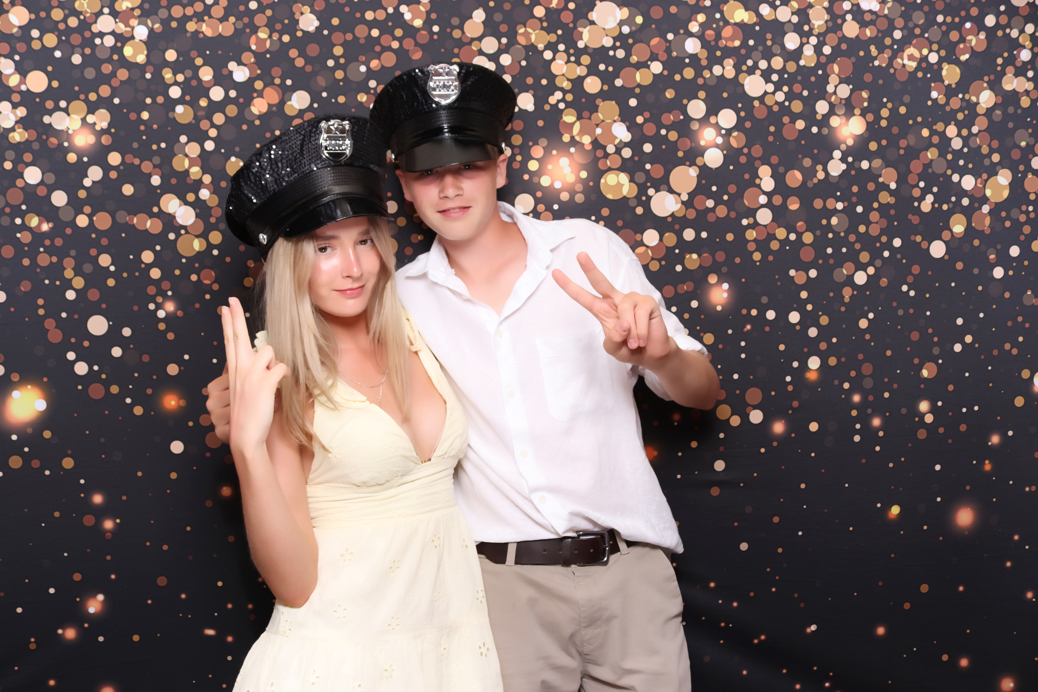 Lynda & Chris 40th Aniversary  | View more photos from the event at gallery.pbooth.co.uk/u/ThePboothCompany/Lynda-Chris-40th-Aniversary