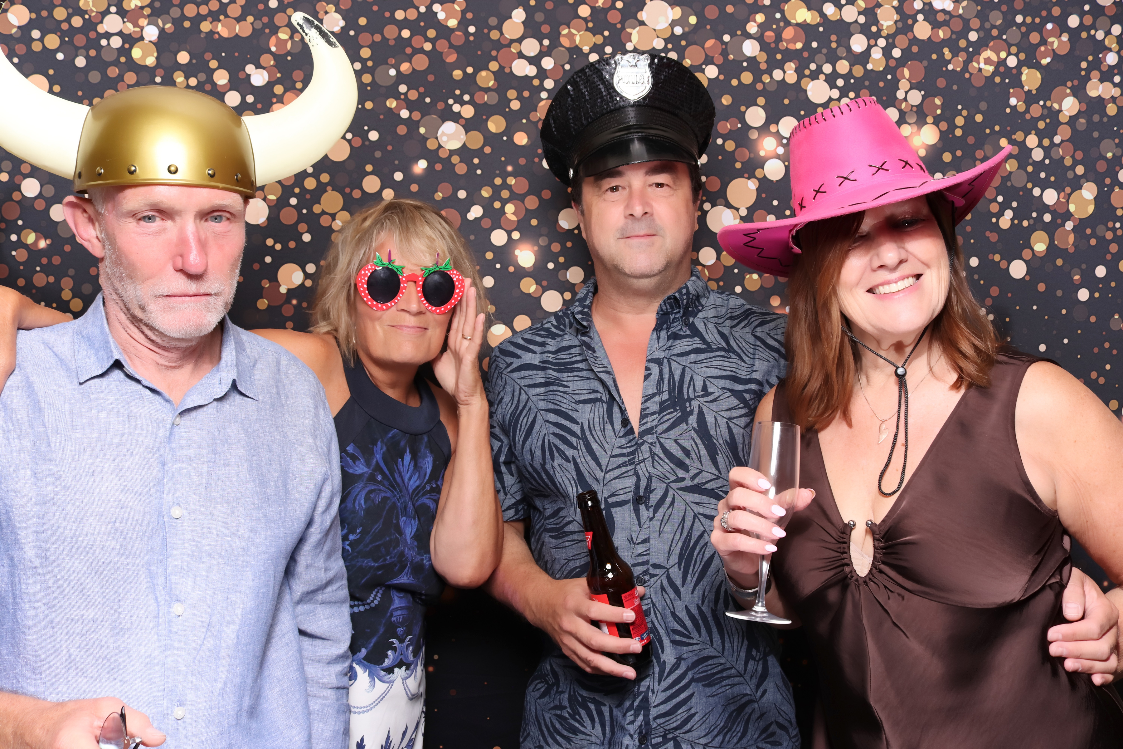 Lynda & Chris 40th Aniversary  | View more photos from the event at gallery.pbooth.co.uk/u/ThePboothCompany/Lynda-Chris-40th-Aniversary