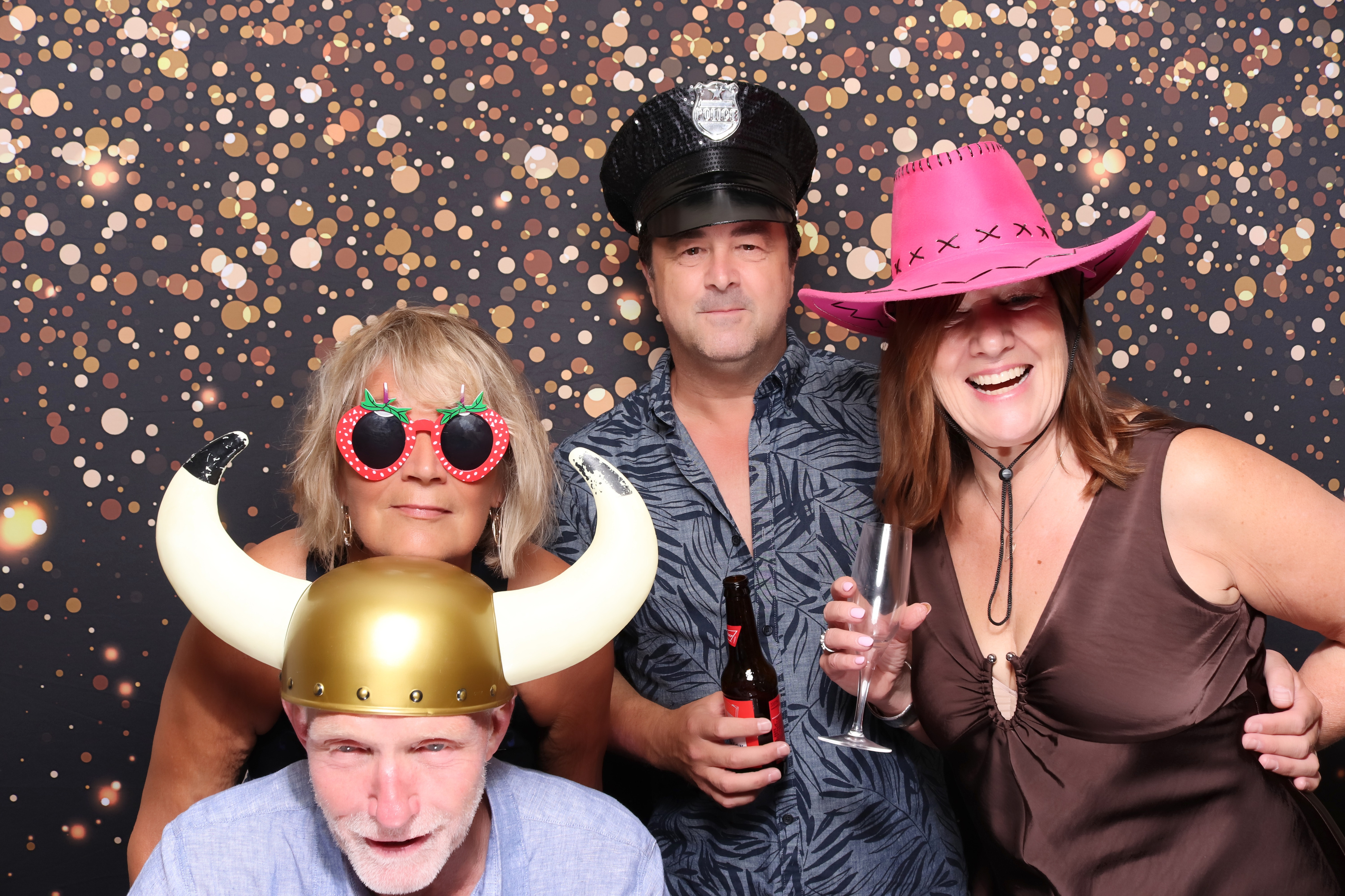 Lynda & Chris 40th Aniversary  | View more photos from the event at gallery.pbooth.co.uk/u/ThePboothCompany/Lynda-Chris-40th-Aniversary