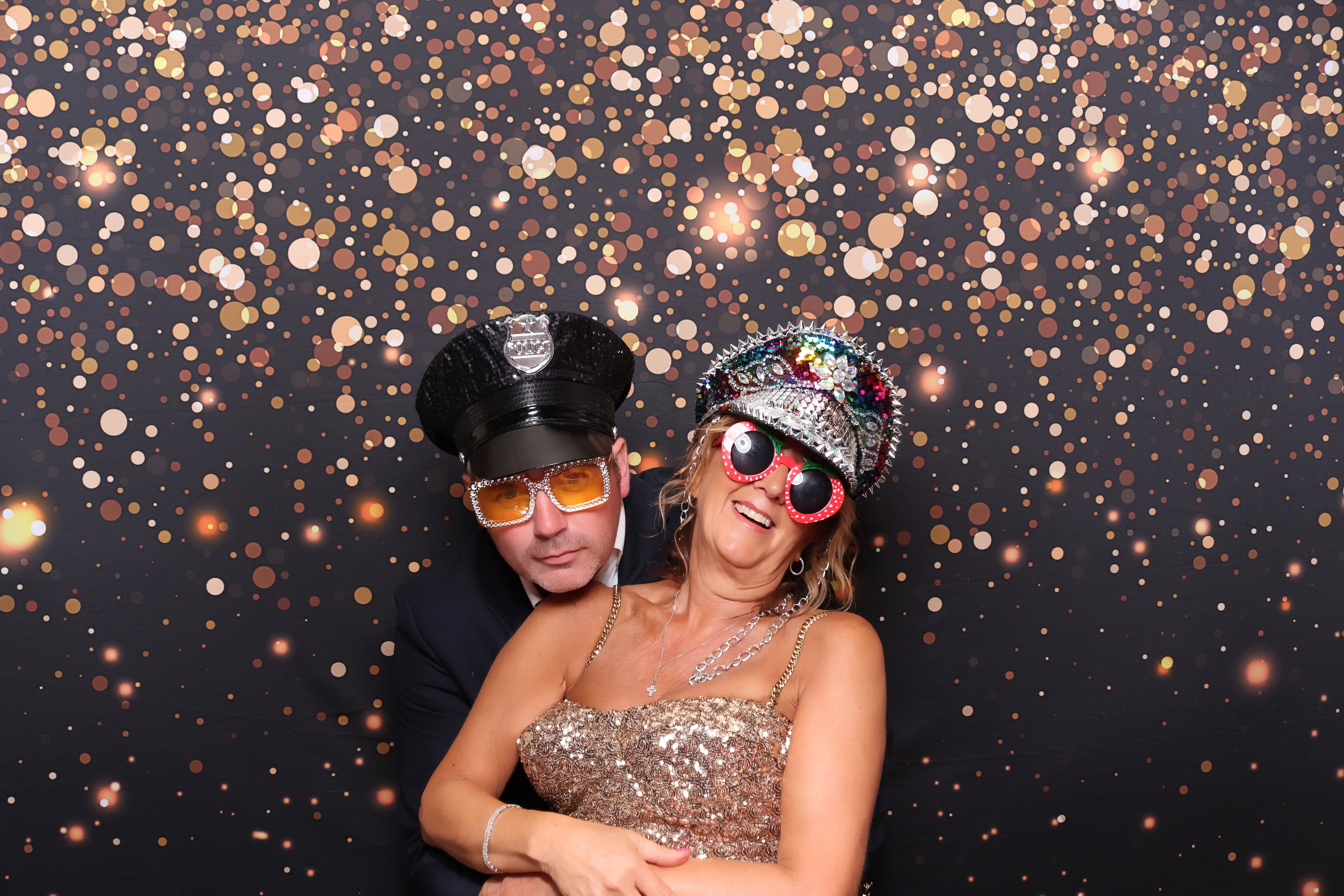 Lynda & Chris 40th Aniversary  | View more photos from the event at gallery.pbooth.co.uk/u/ThePboothCompany/Lynda-Chris-40th-Aniversary