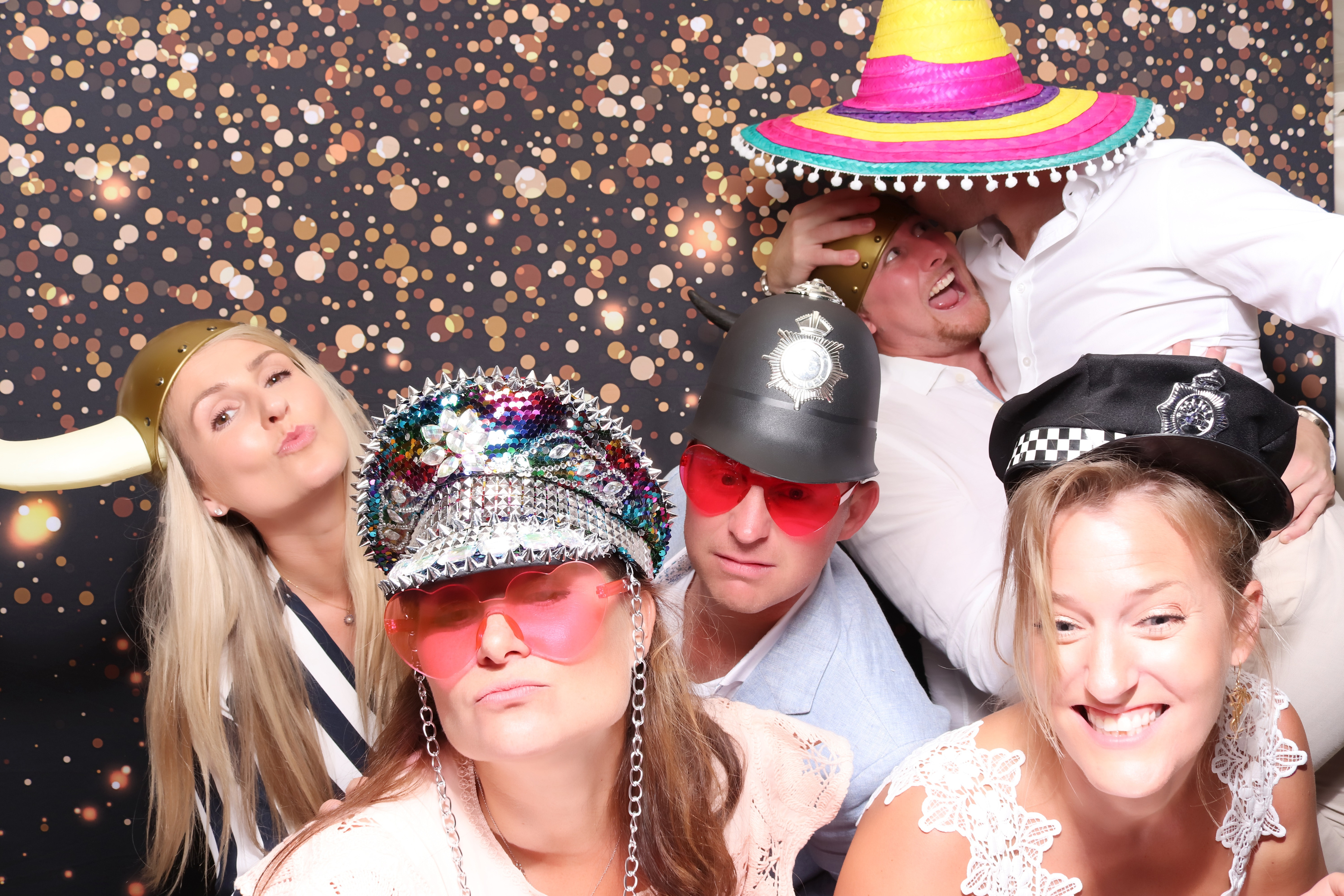 Lynda & Chris 40th Aniversary  | View more photos from the event at gallery.pbooth.co.uk/u/ThePboothCompany/Lynda-Chris-40th-Aniversary