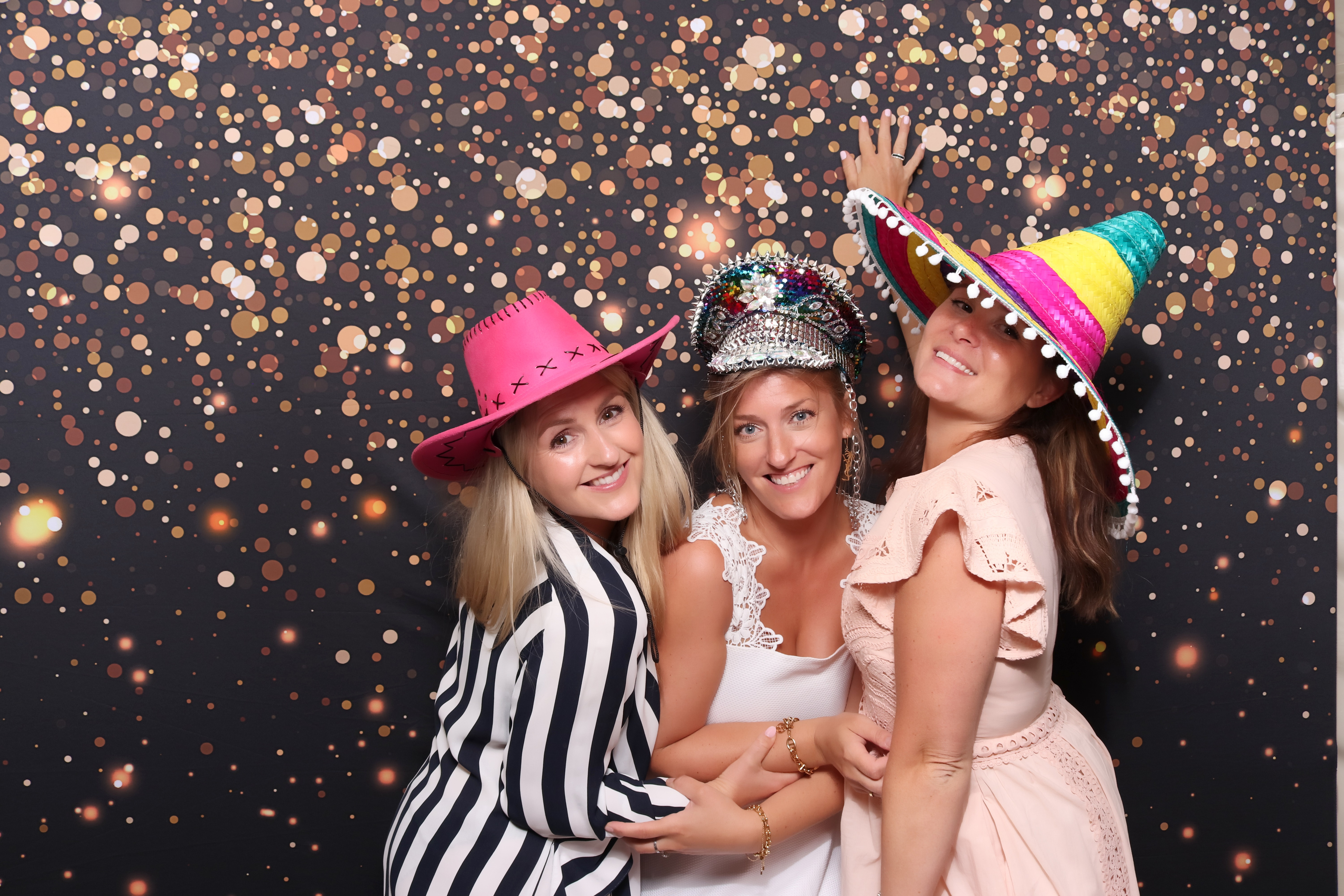 Lynda & Chris 40th Aniversary  | View more photos from the event at gallery.pbooth.co.uk/u/ThePboothCompany/Lynda-Chris-40th-Aniversary