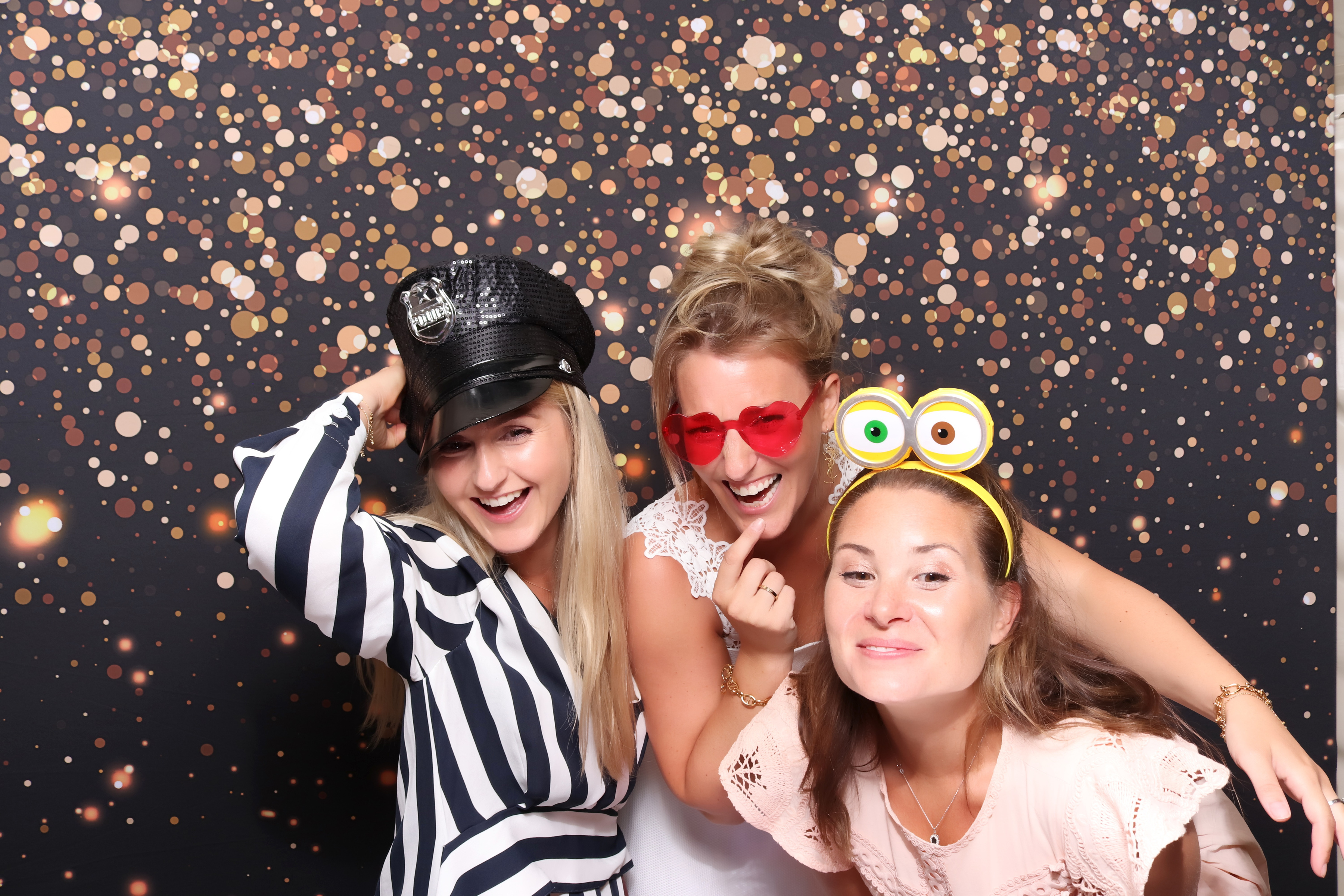 Lynda & Chris 40th Aniversary  | View more photos from the event at gallery.pbooth.co.uk/u/ThePboothCompany/Lynda-Chris-40th-Aniversary