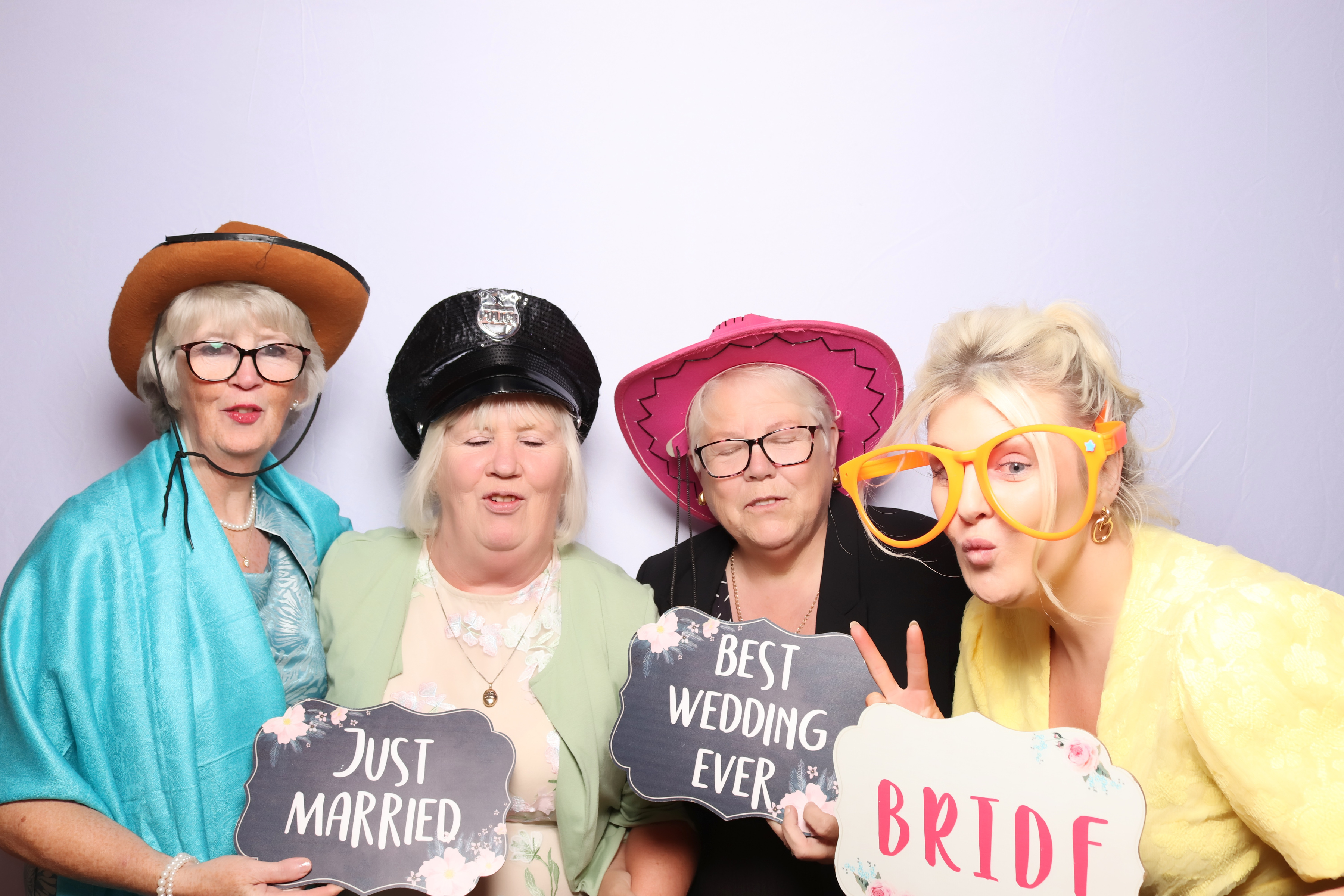 Mr & Mrs Kerr | View more photos from the event at gallery.pbooth.co.uk/u/ThePboothCompany/Mr-Mrs-Kerr