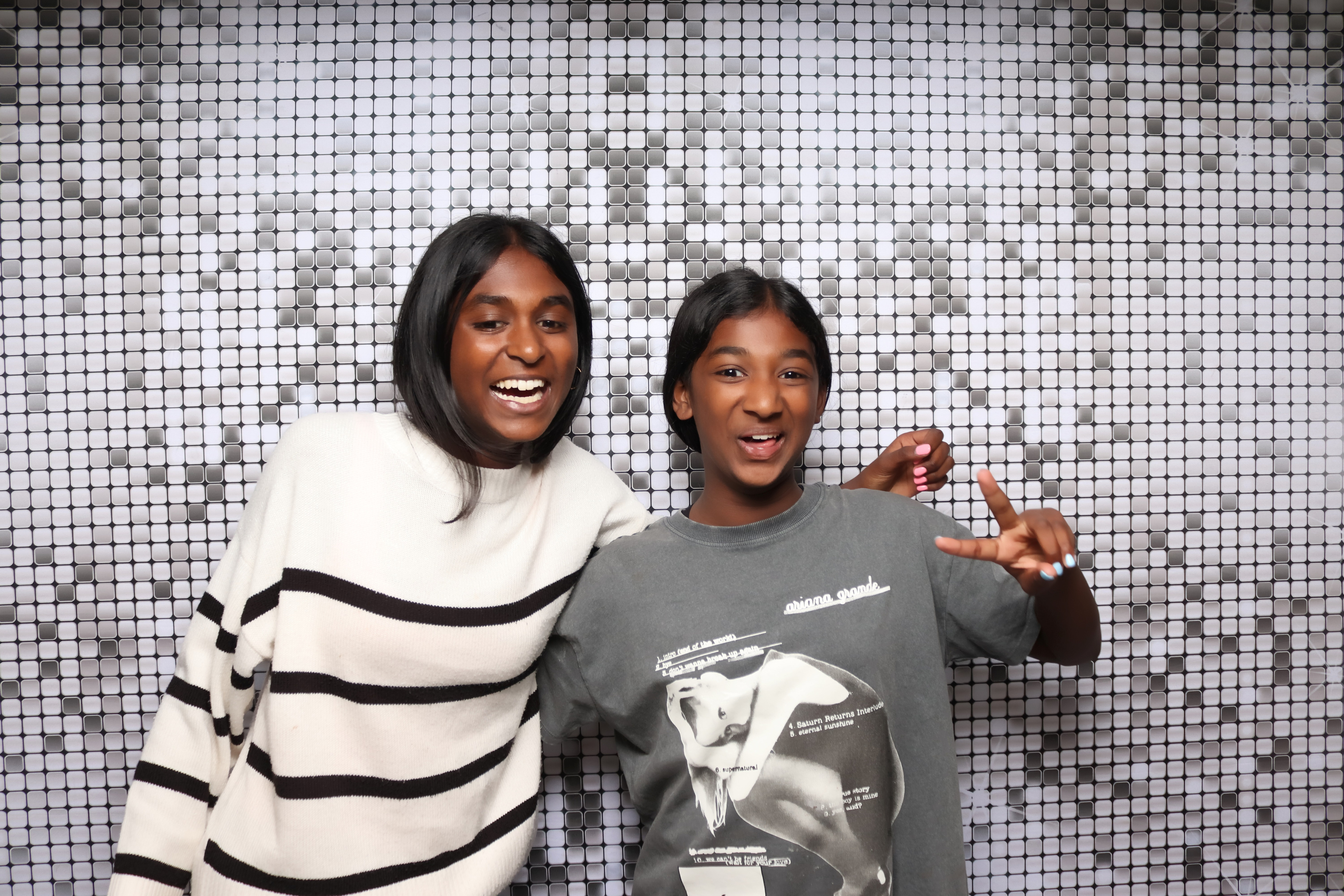 Niv's 50th Birthday | View more photos from the event at gallery.pbooth.co.uk/u/ThePboothCompany/Nivs-50th-Birthday