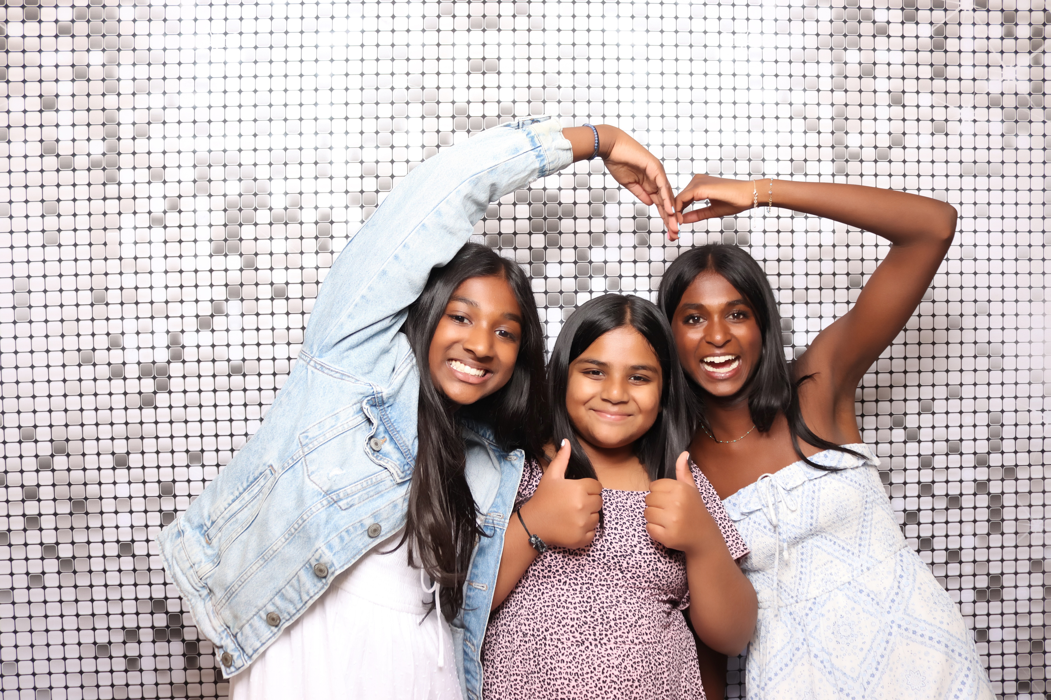 Niv's 50th Birthday | View more photos from the event at gallery.pbooth.co.uk/u/ThePboothCompany/Nivs-50th-Birthday