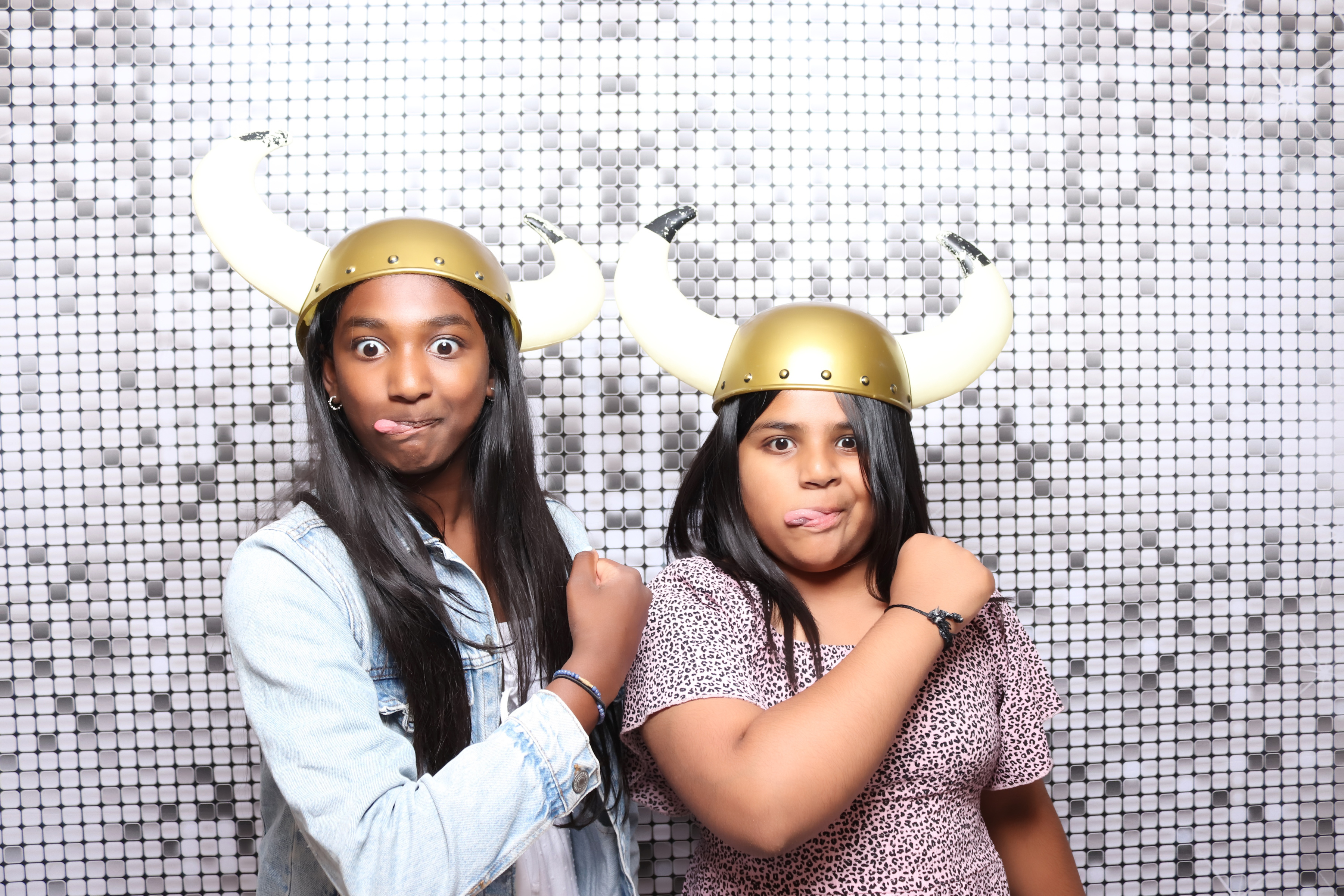 Niv's 50th Birthday | View more photos from the event at gallery.pbooth.co.uk/u/ThePboothCompany/Nivs-50th-Birthday