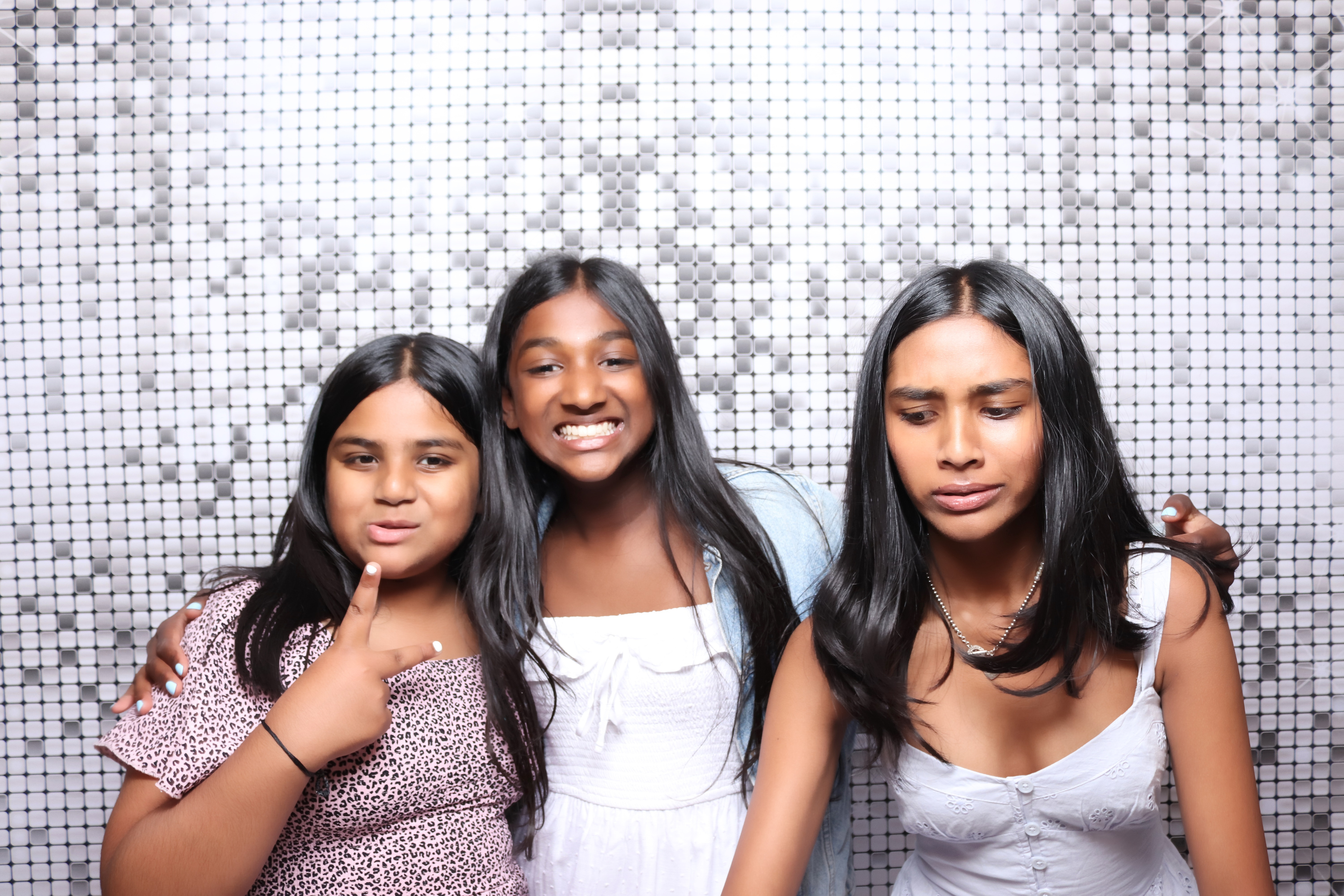 Niv's 50th Birthday | View more photos from the event at gallery.pbooth.co.uk/u/ThePboothCompany/Nivs-50th-Birthday